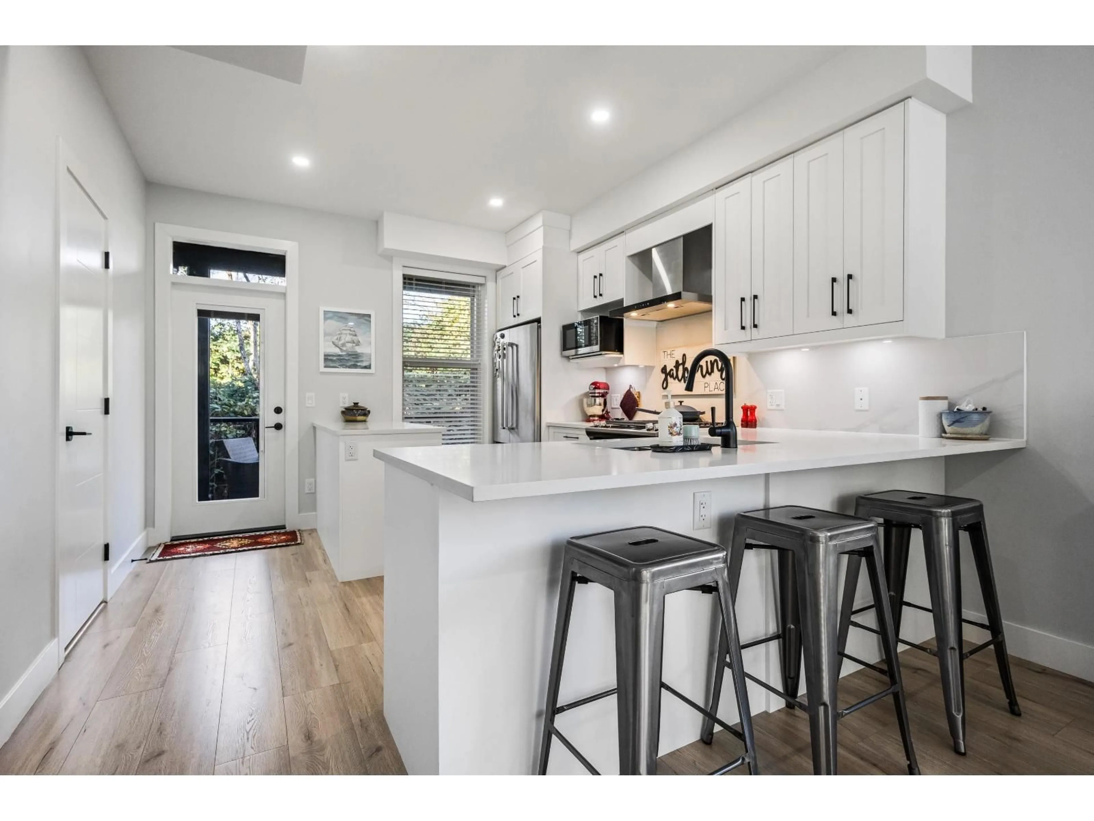 Open concept kitchen, unknown for 5 - 34703 OLD YALE ROAD, Abbotsford British Columbia V3G1C2