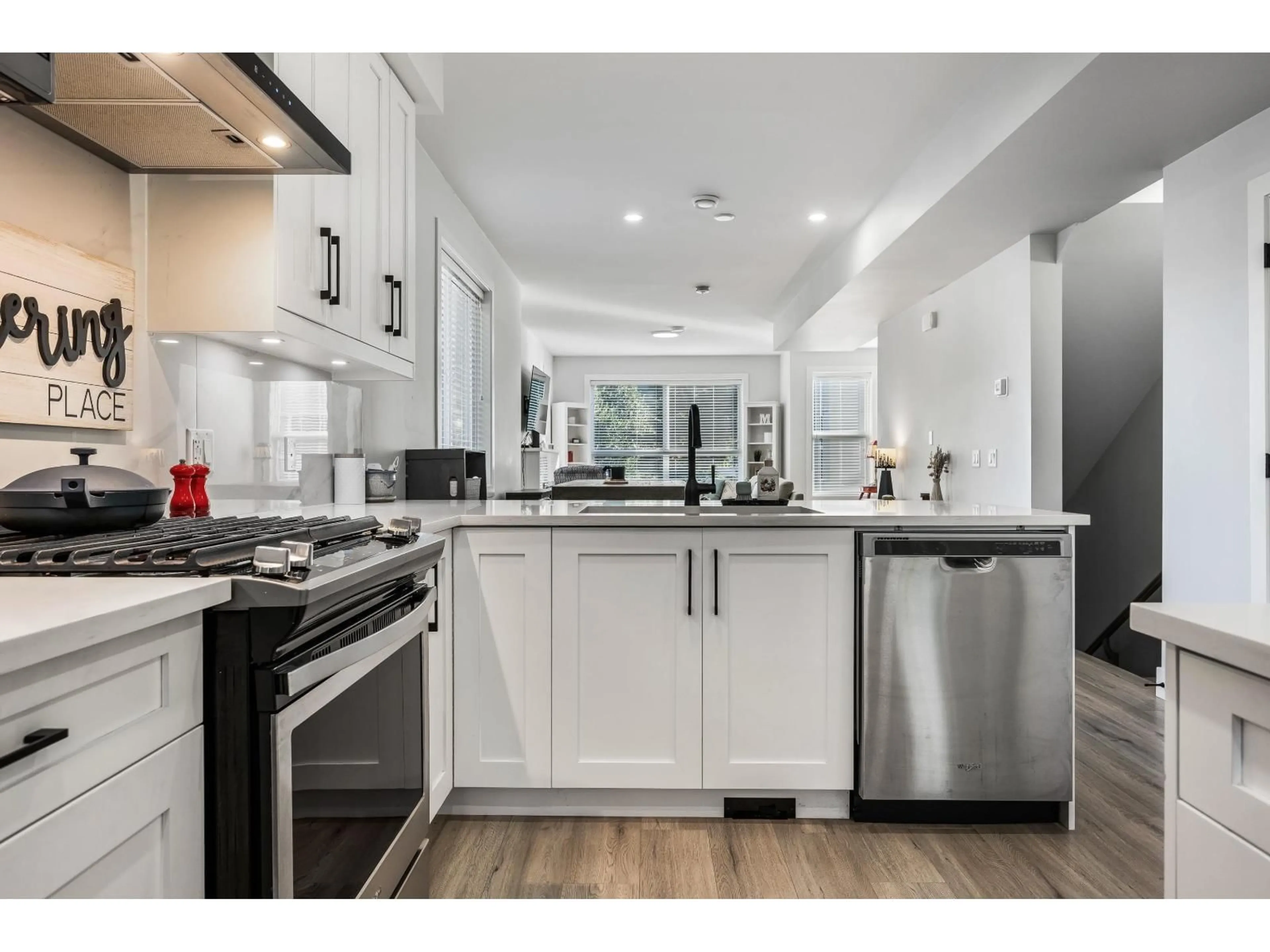 Open concept kitchen, unknown for 5 - 34703 OLD YALE ROAD, Abbotsford British Columbia V3G1C2