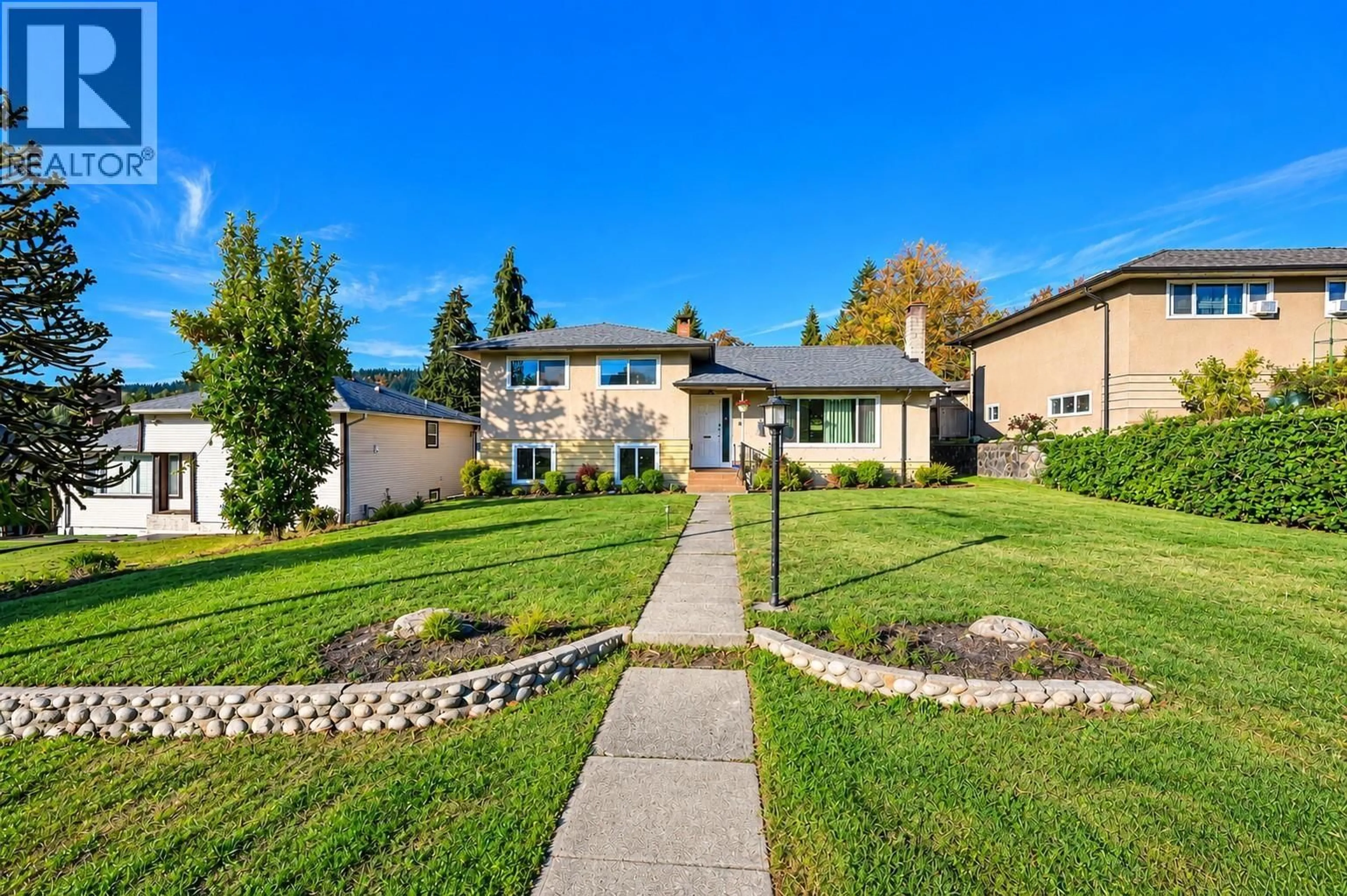 A pic from outside/outdoor area/front of a property/back of a property/a pic from drone, street for 9645 DAVID DRIVE, Burnaby British Columbia V3J1H2