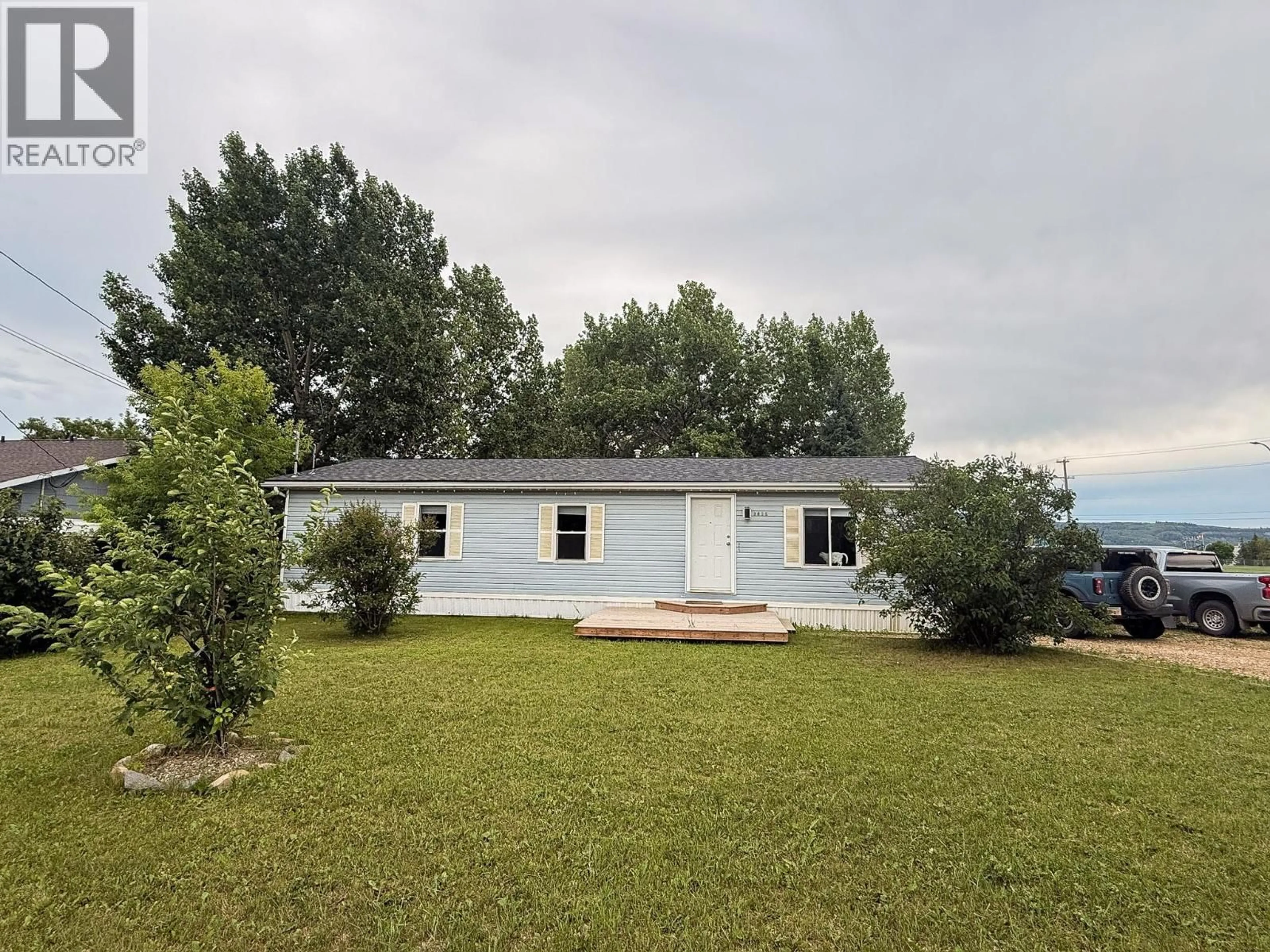 A pic from outside/outdoor area/front of a property/back of a property/a pic from drone, water/lake/river/ocean view for 9805 98 AVENUE, Taylor British Columbia V0C2K0