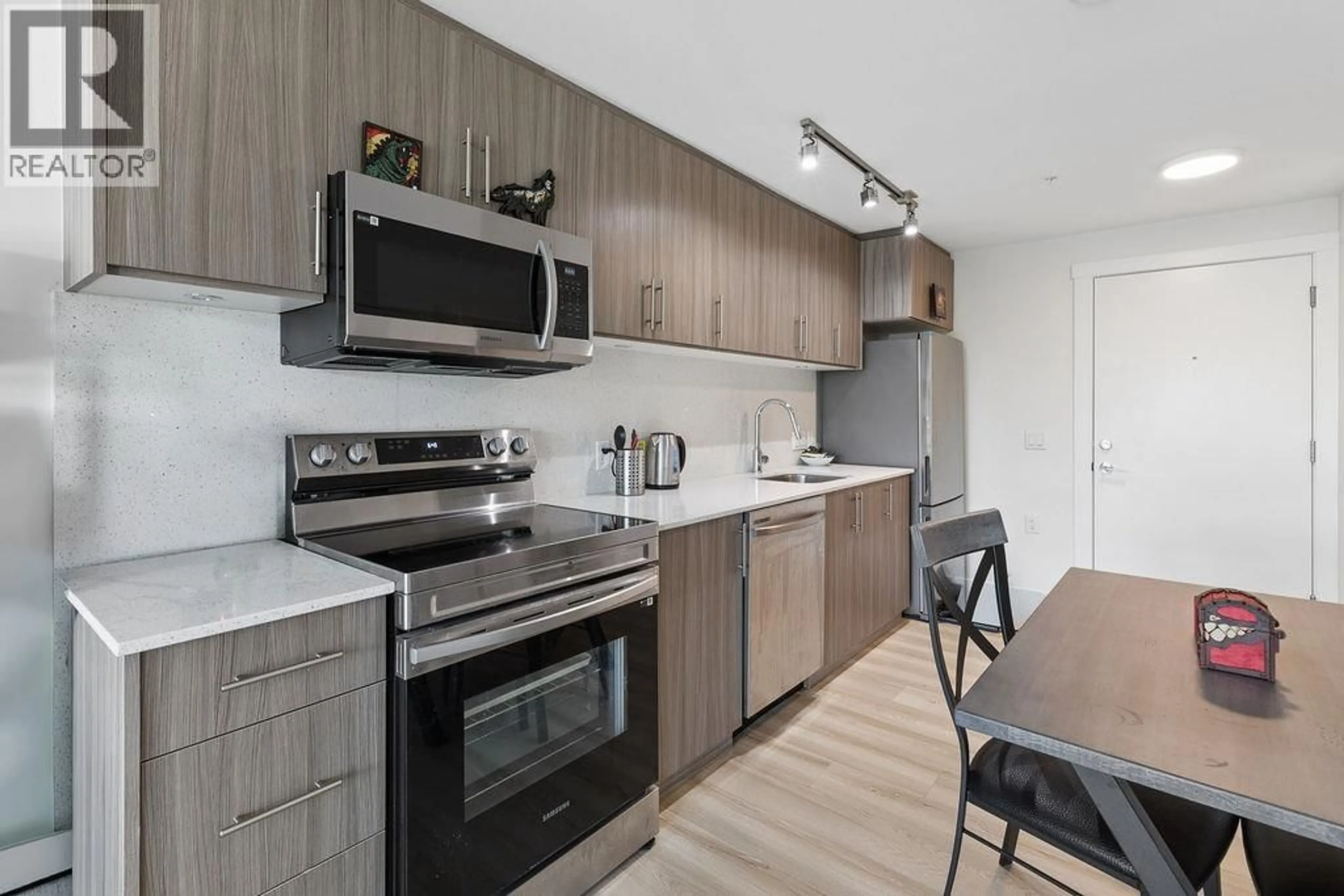 Standard kitchen, unknown for 502 - 232 SIXTH STREET, New Westminster British Columbia V3L0K9