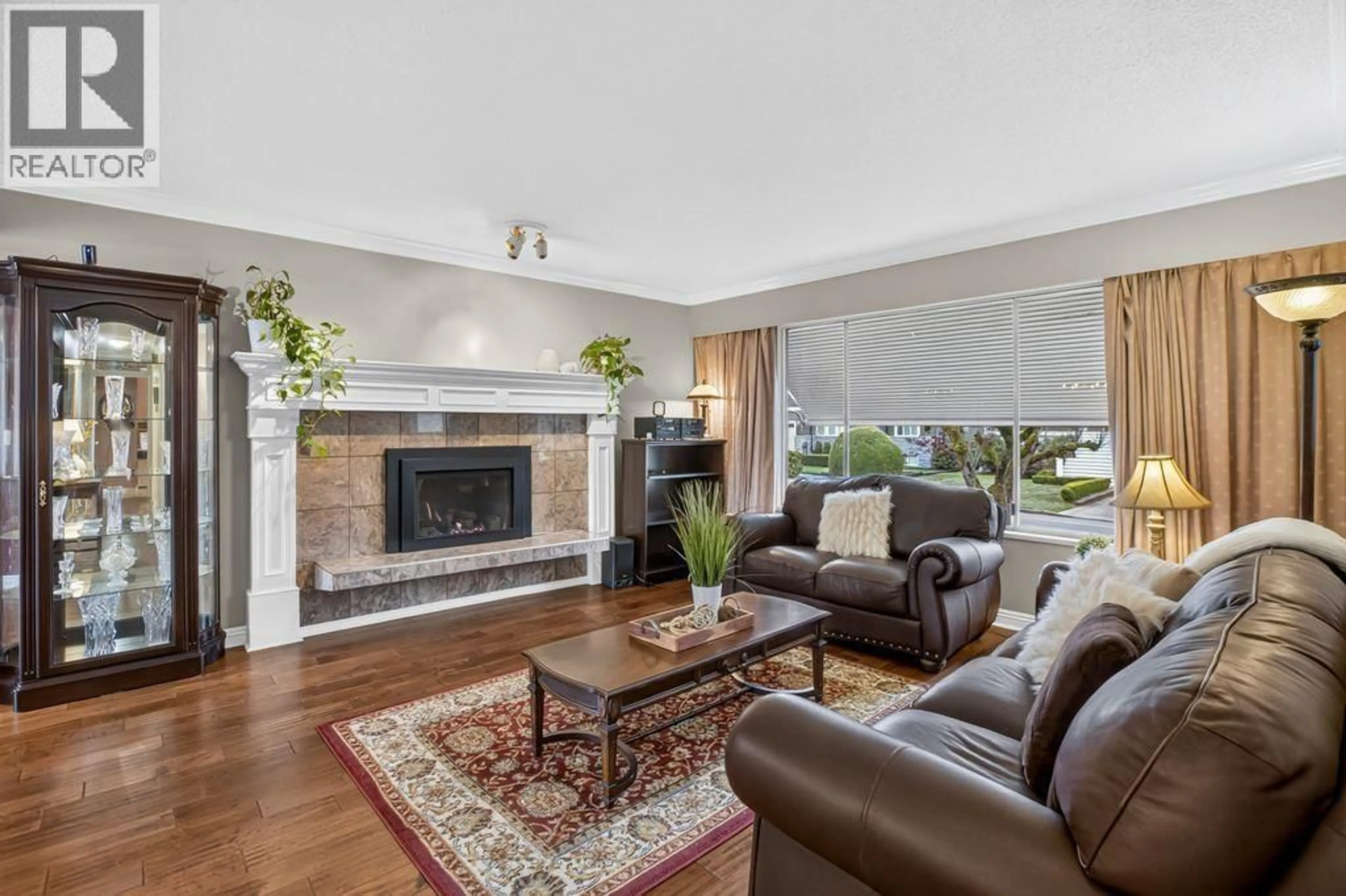Living room with furniture, unknown for 1423 REGAN AVENUE, Coquitlam British Columbia V3J3B6