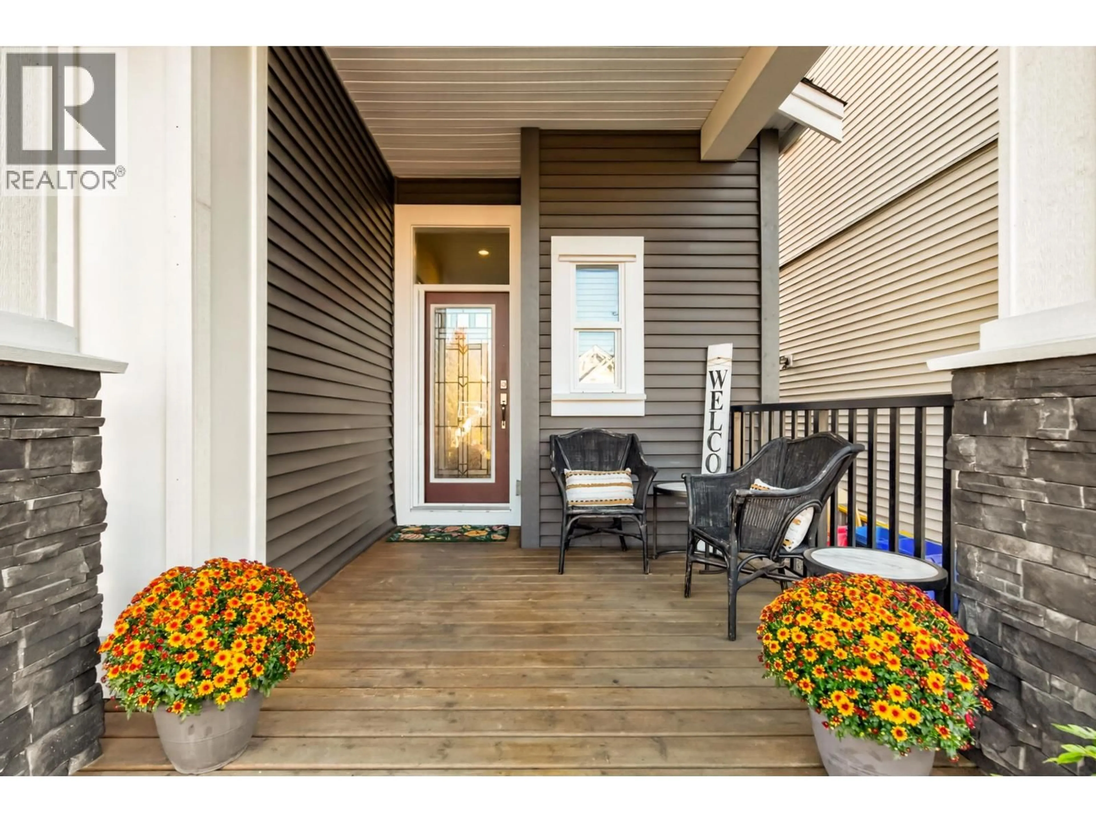 Indoor entryway for 10442 MCEACHERN STREET, Maple Ridge British Columbia V2W0H8