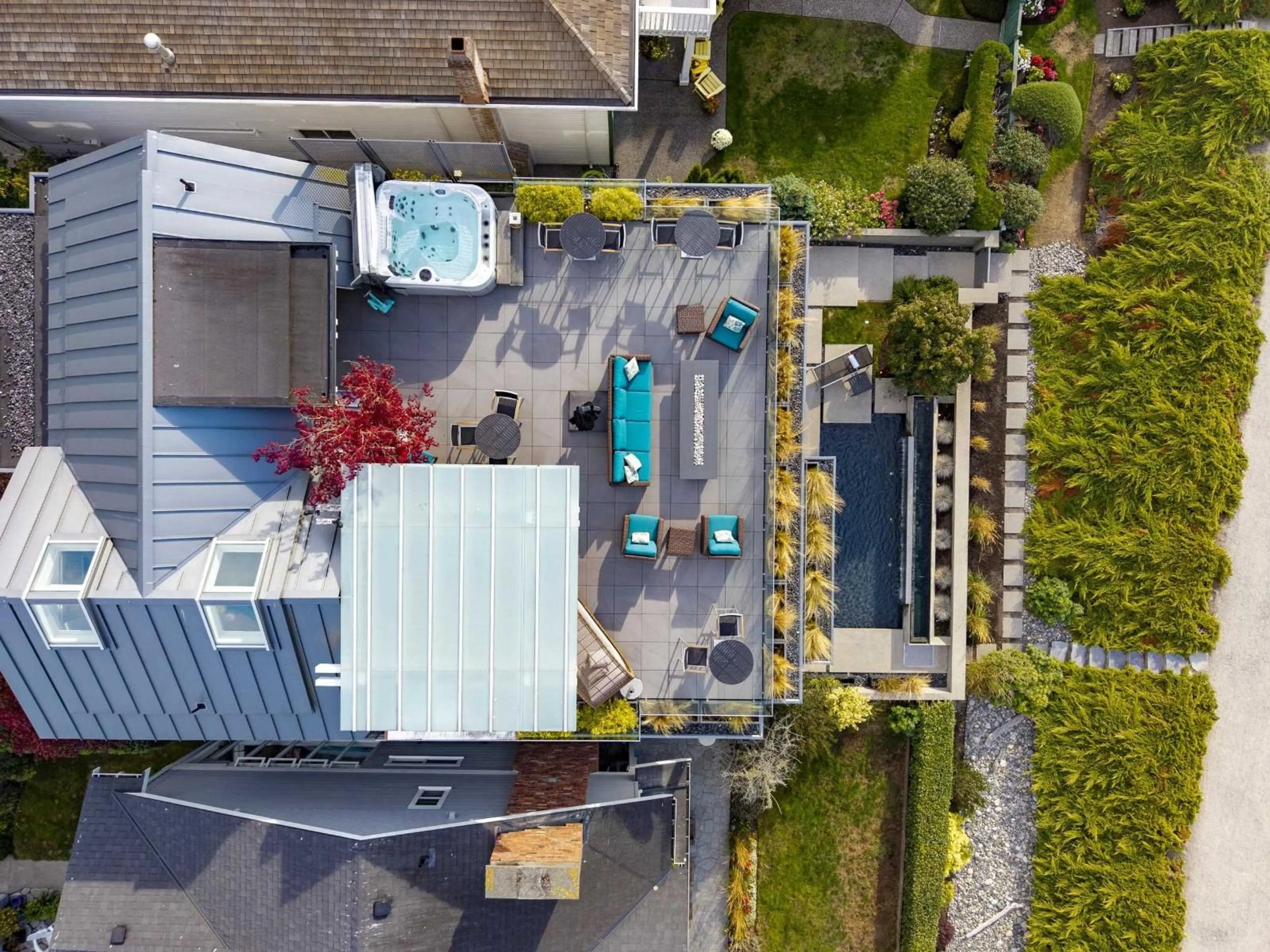 A pic from outside/outdoor area/front of a property/back of a property/a pic from drone, city buildings view from balcony for 3106 O'HARA LANE, Surrey British Columbia V4A3E7