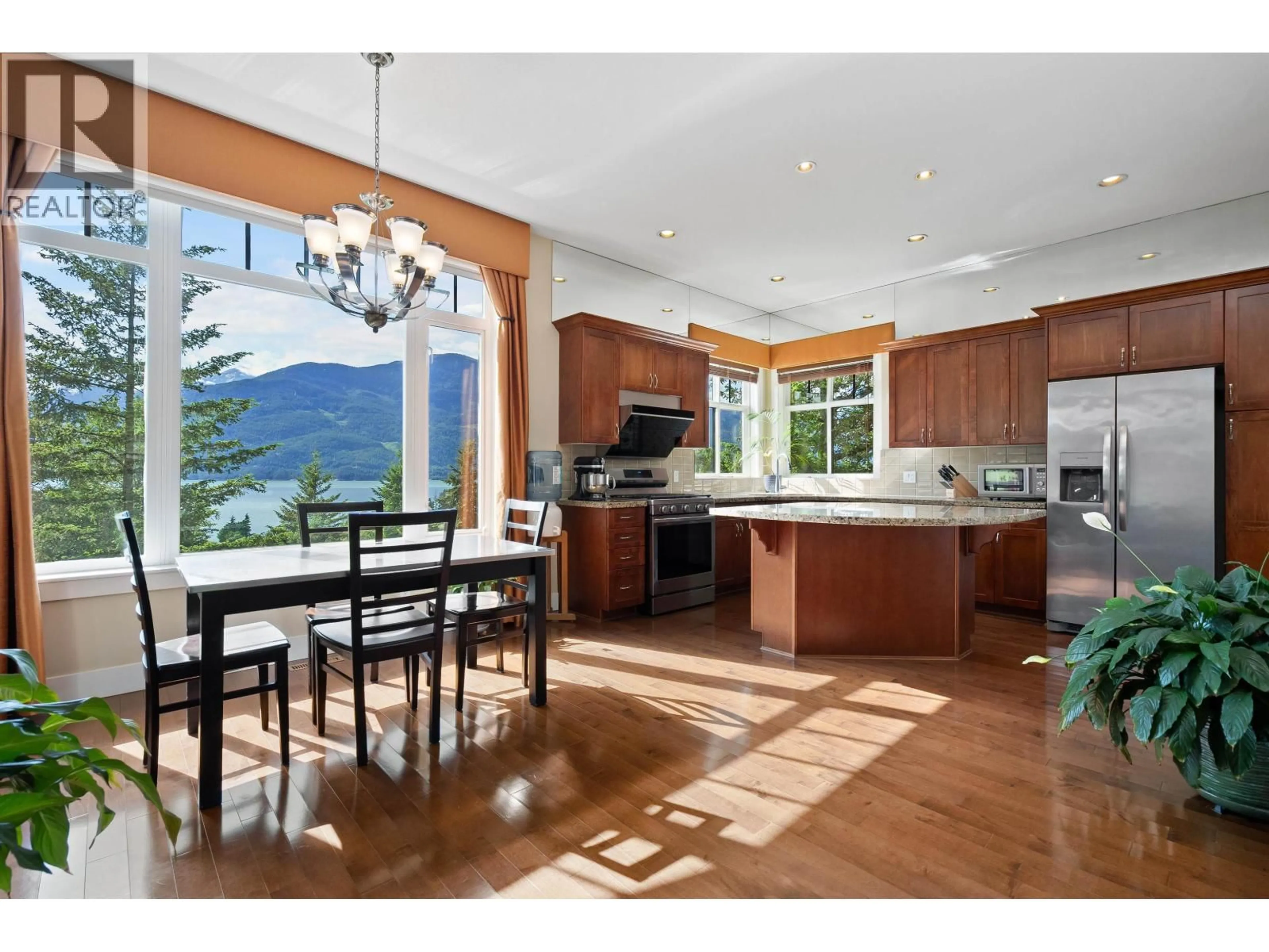 Open concept kitchen, wood/laminate floor for 300 OCEAN CREST DRIVE, West Vancouver British Columbia V0N3Z2