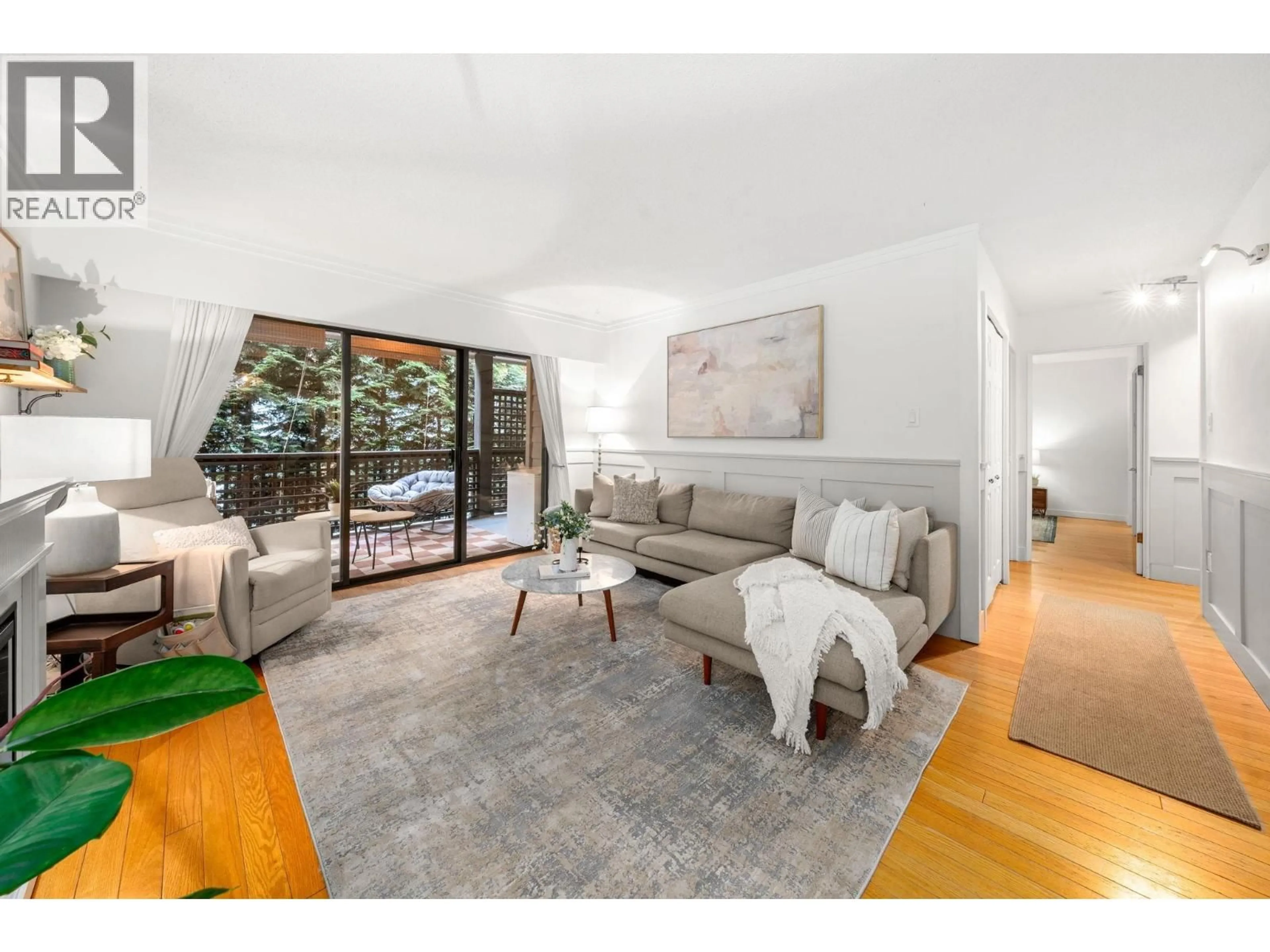 Living room with furniture, unknown for 201 - 101 29TH STREET, North Vancouver British Columbia V7N1C5