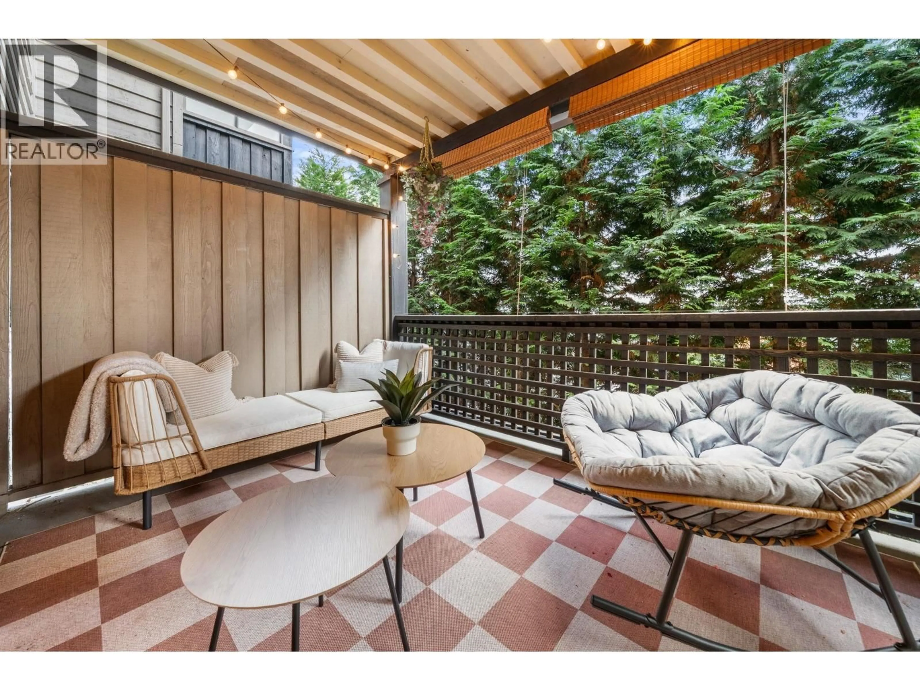 Patio, street for 201 - 101 29TH STREET, North Vancouver British Columbia V7N1C5