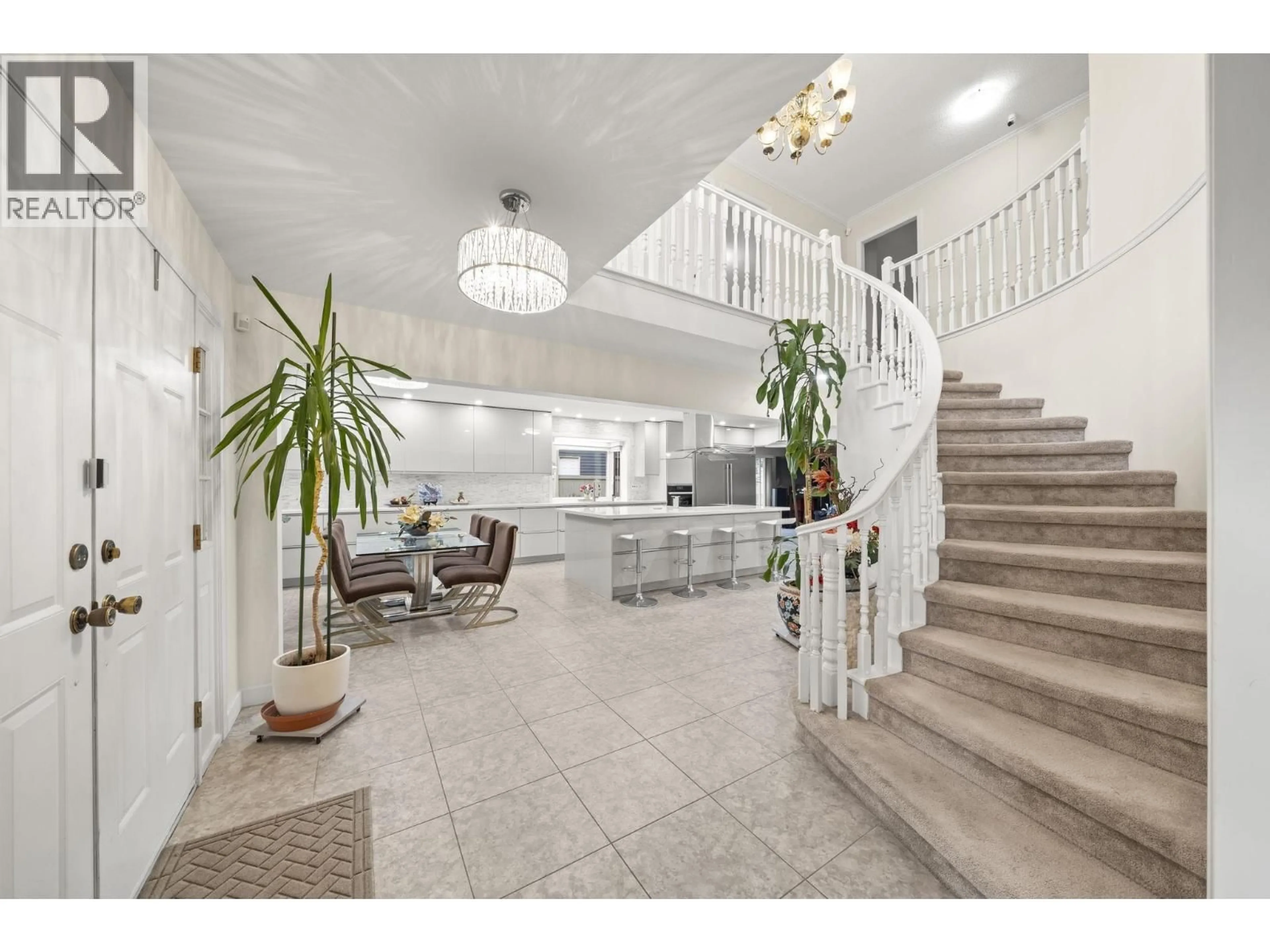 Indoor foyer for 8260 ASPIN DRIVE, Richmond British Columbia V6Y3B8
