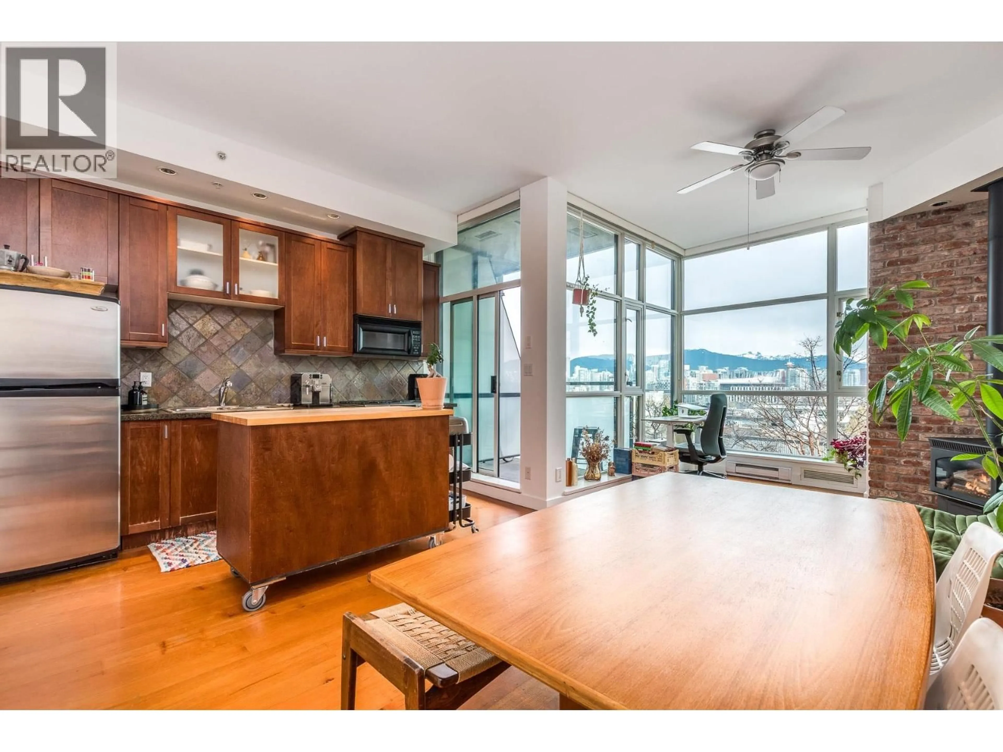 Open concept kitchen, unknown for 316 - 2515 ONTARIO STREET, Vancouver British Columbia V5T4V4