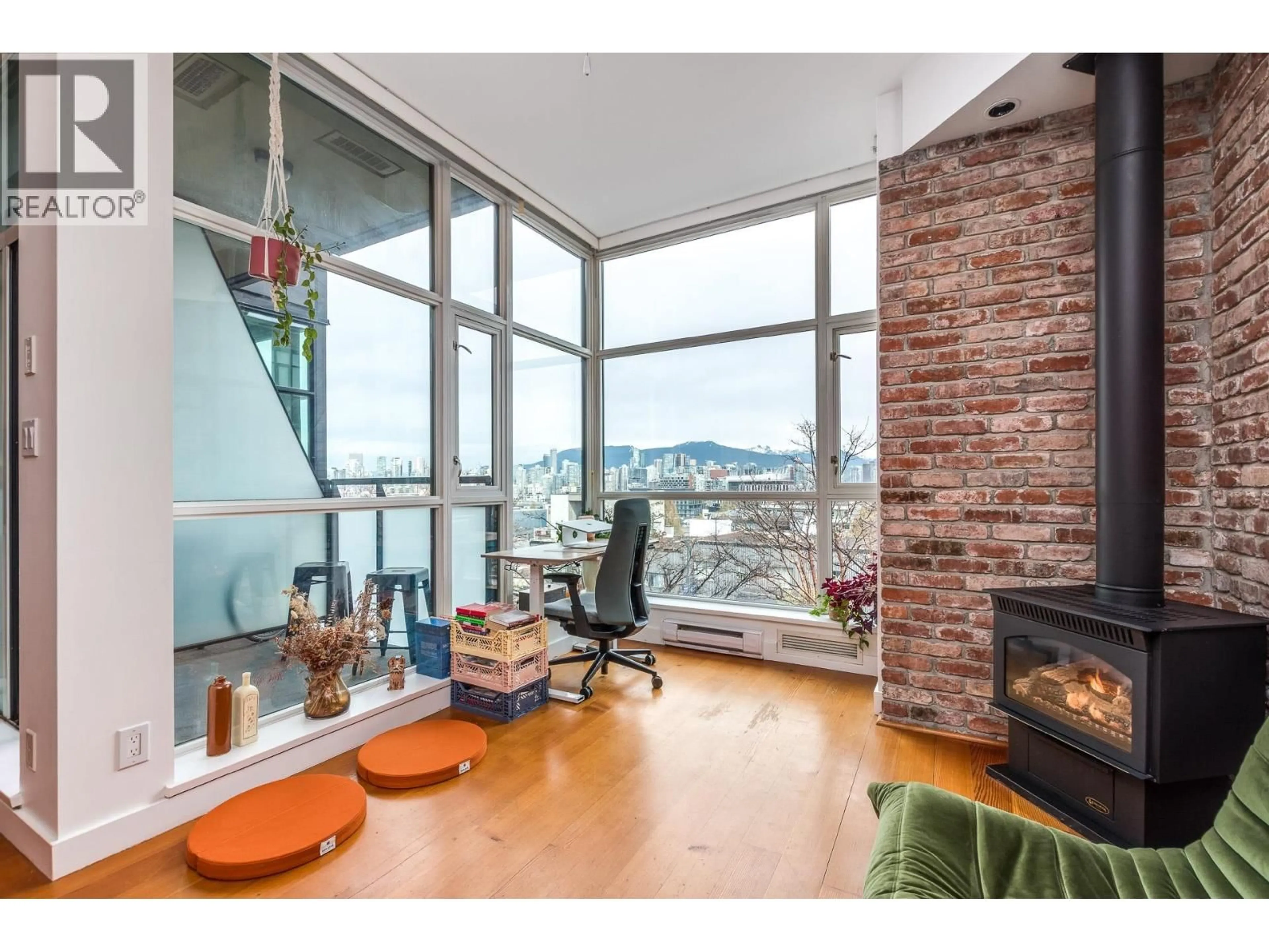 Living room with furniture, unknown for 316 - 2515 ONTARIO STREET, Vancouver British Columbia V5T4V4