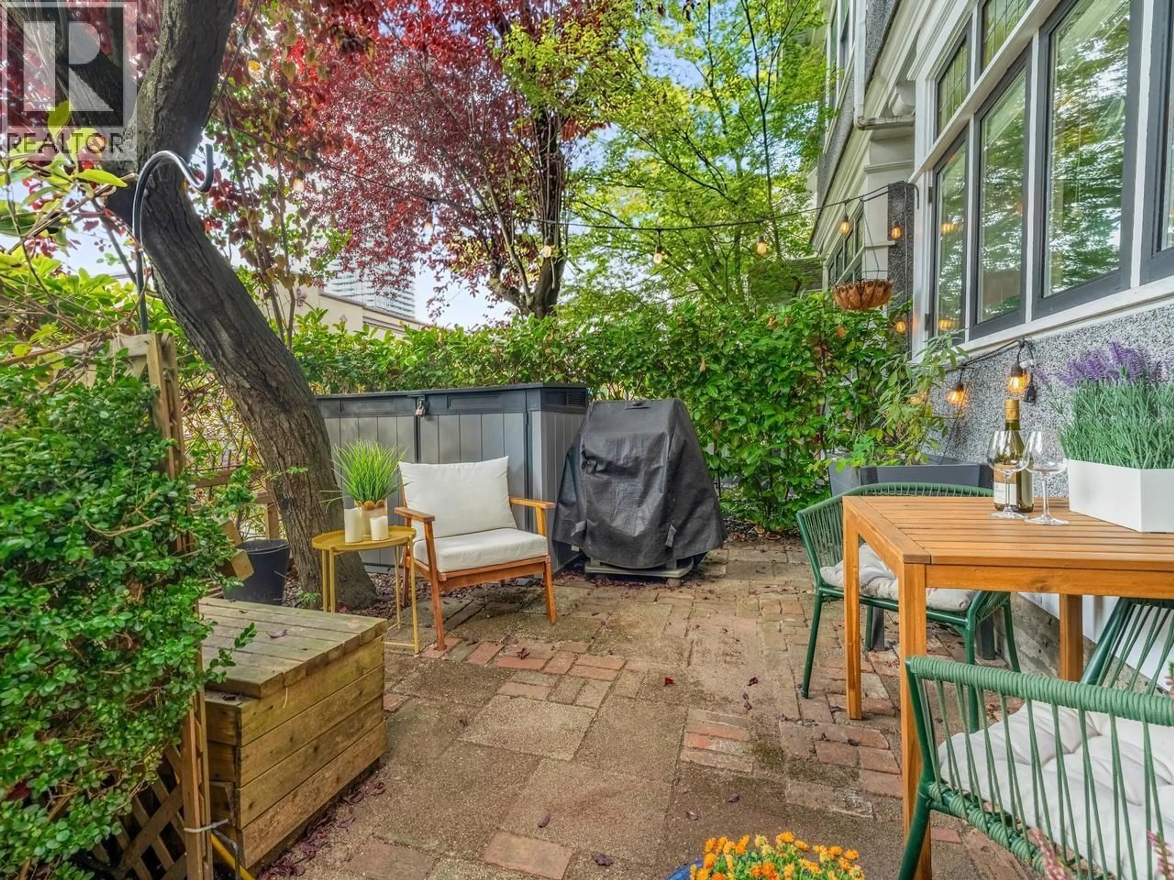 Patio, street for 2634 HEMLOCK STREET, Vancouver British Columbia V6H2V5