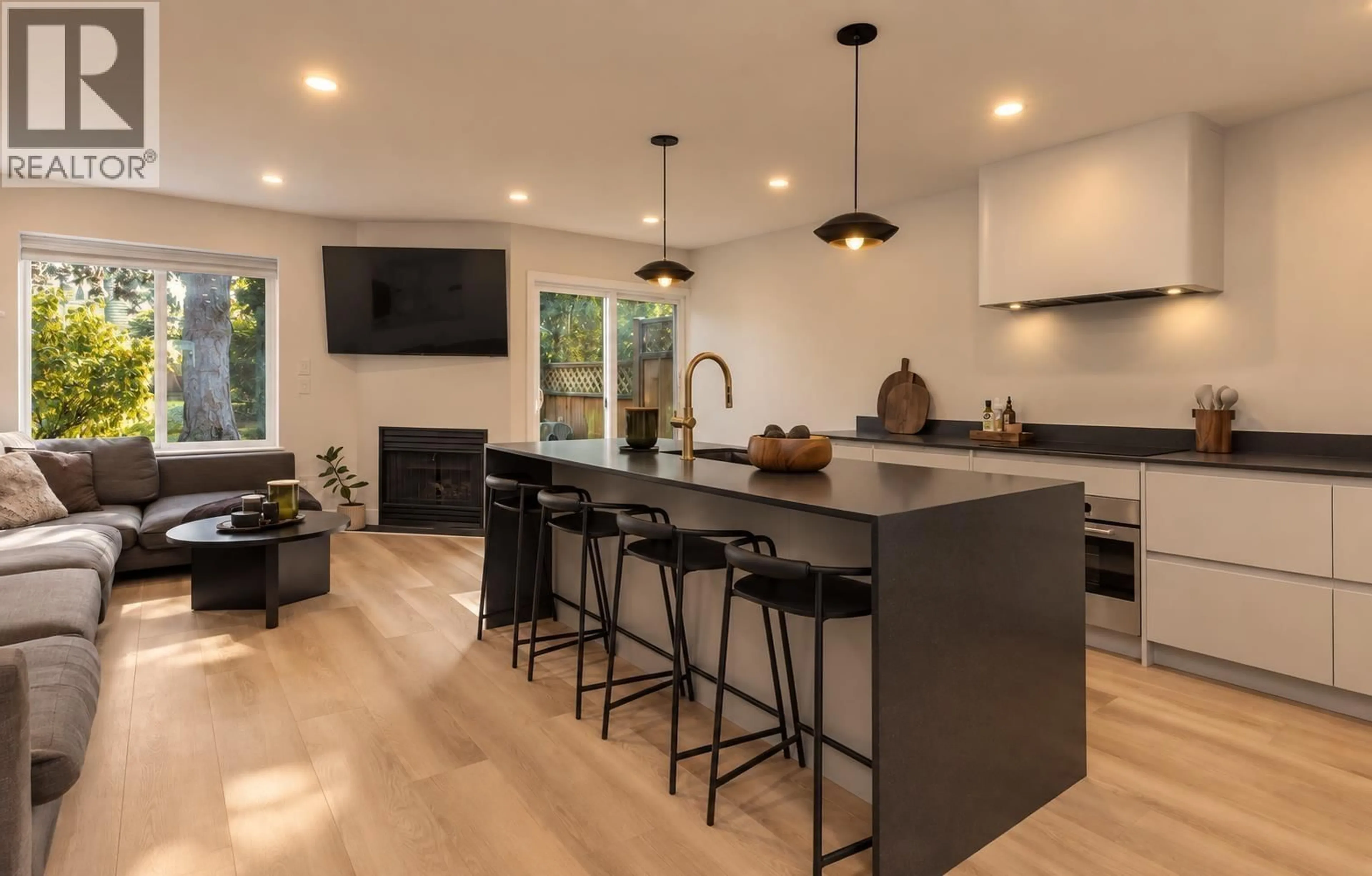 Open concept kitchen, unknown for 16 - 40200 GOVERNMENT ROAD, Squamish British Columbia V8B0G6