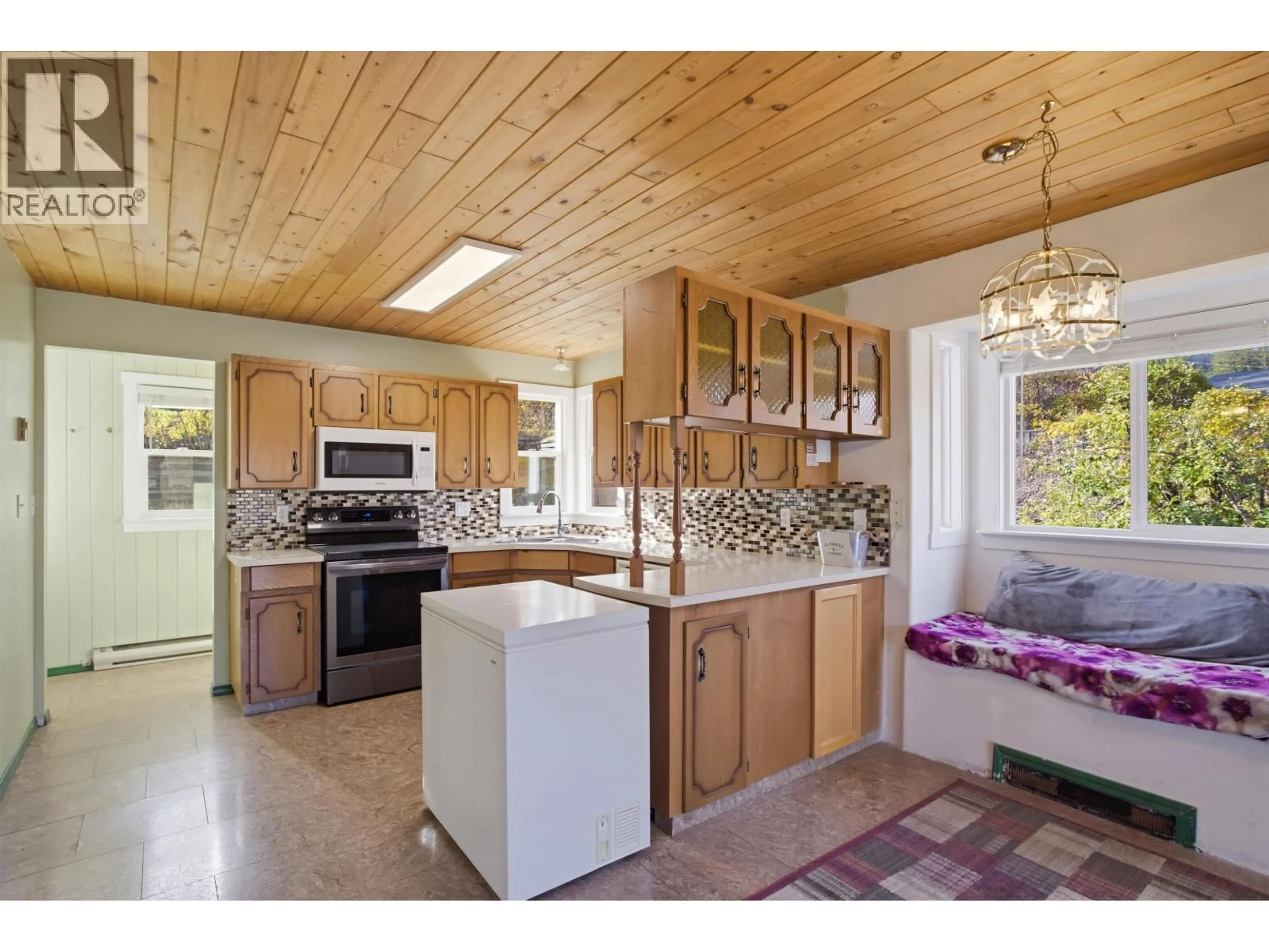 Open concept kitchen, unknown for 2134 SOUTH LAKESIDE DRIVE, Williams Lake British Columbia V2G5G4