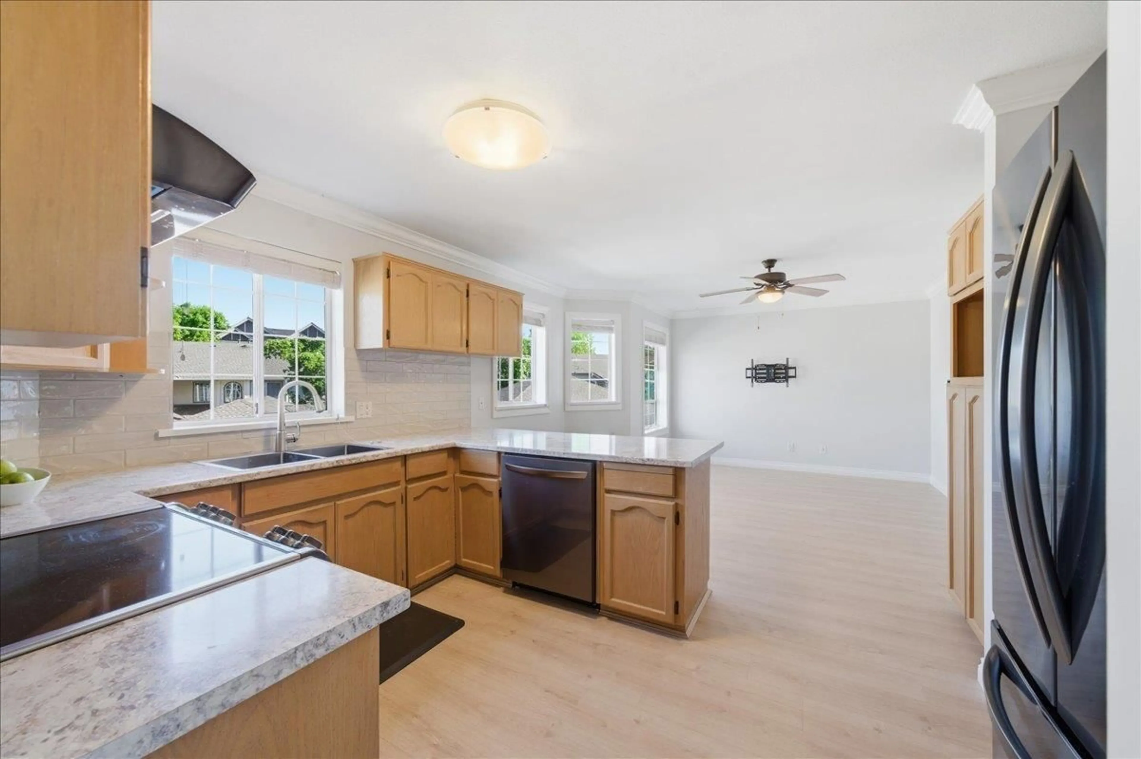 Open concept kitchen, unknown for 21 - 5750 174 STREET, Surrey British Columbia V3S7K3