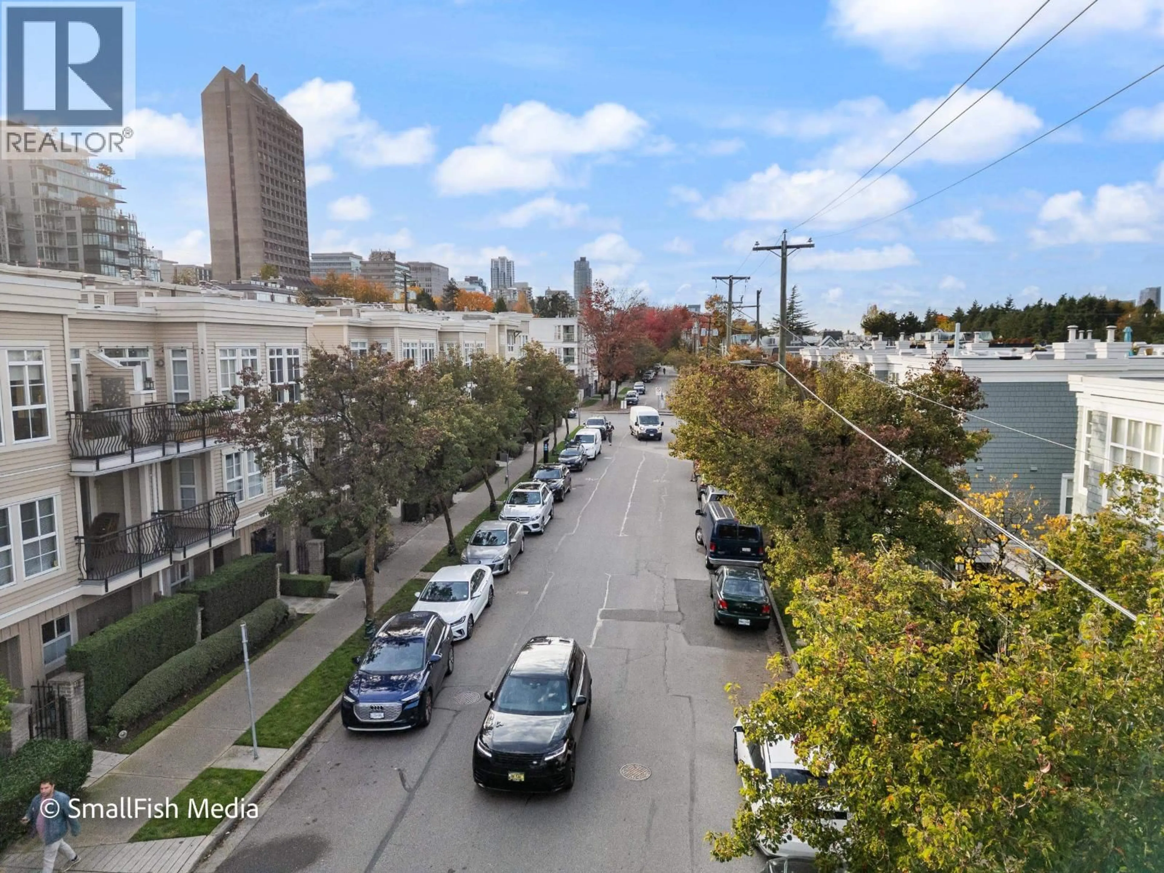 A pic from outside/outdoor area/front of a property/back of a property/a pic from drone, city buildings view from balcony for 322 - 638 7TH AVENUE, Vancouver British Columbia V5Z1B5