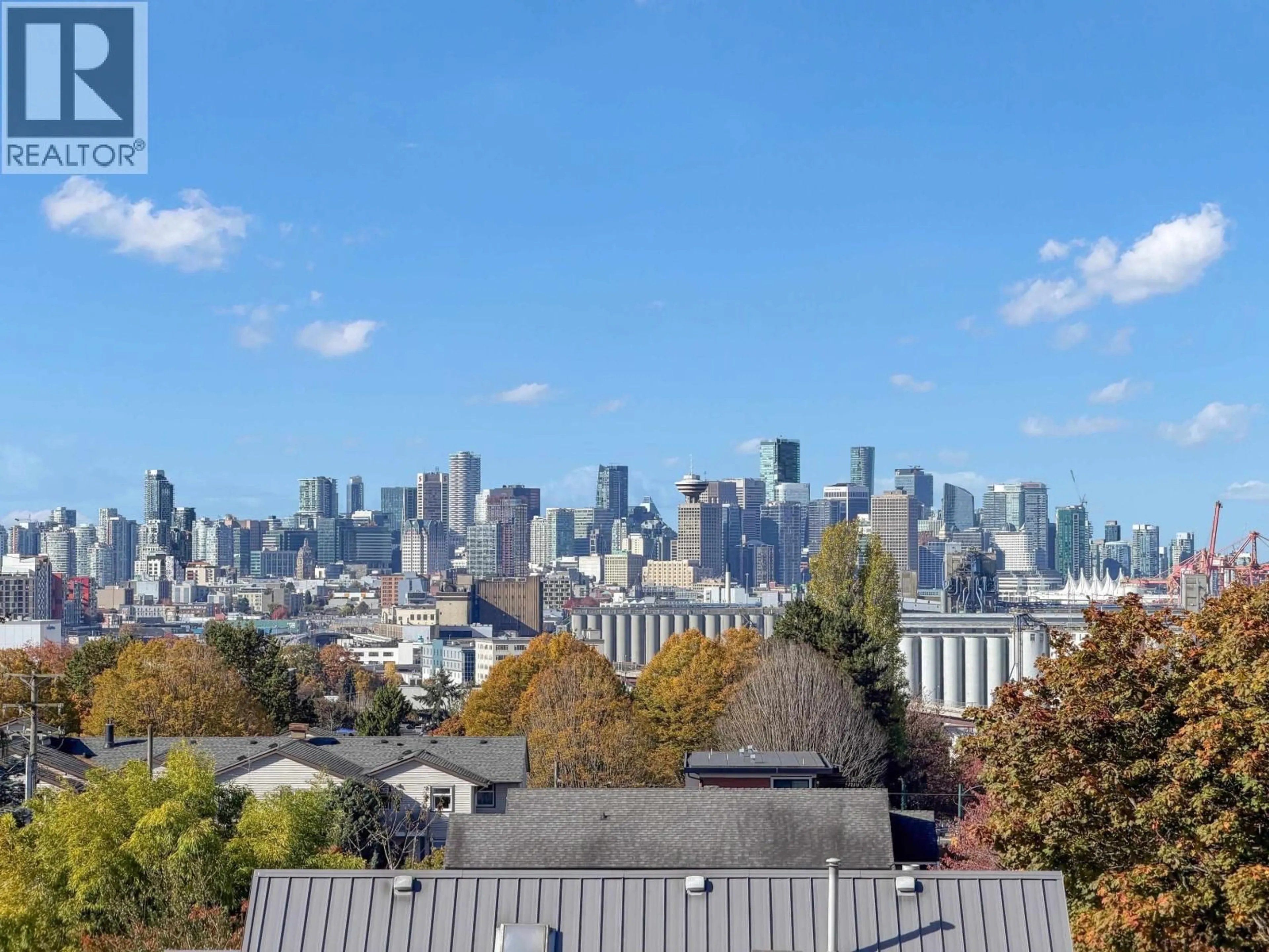 Unknown for 1 - 2554 DUNDAS STREET, Vancouver British Columbia V5K1P8