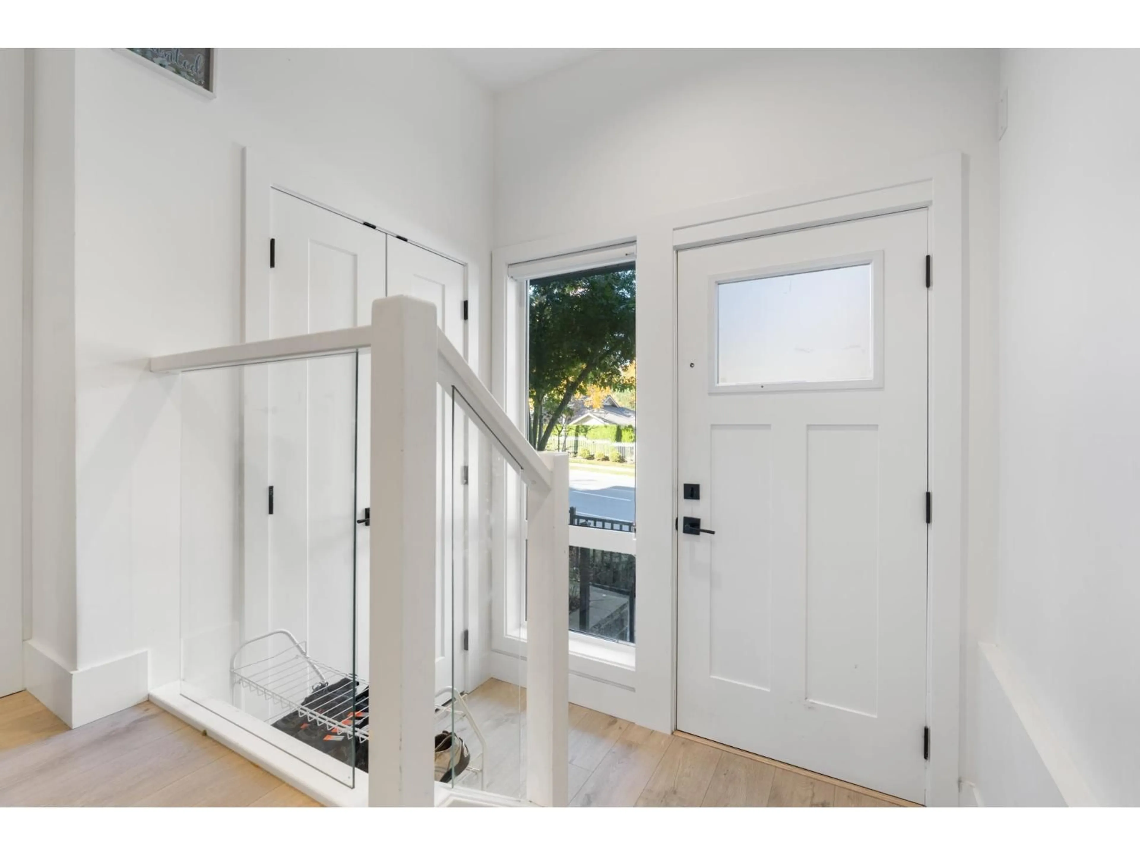 Indoor entryway for 14 - 15030 28 AVENUE, Surrey British Columbia V4P0H3