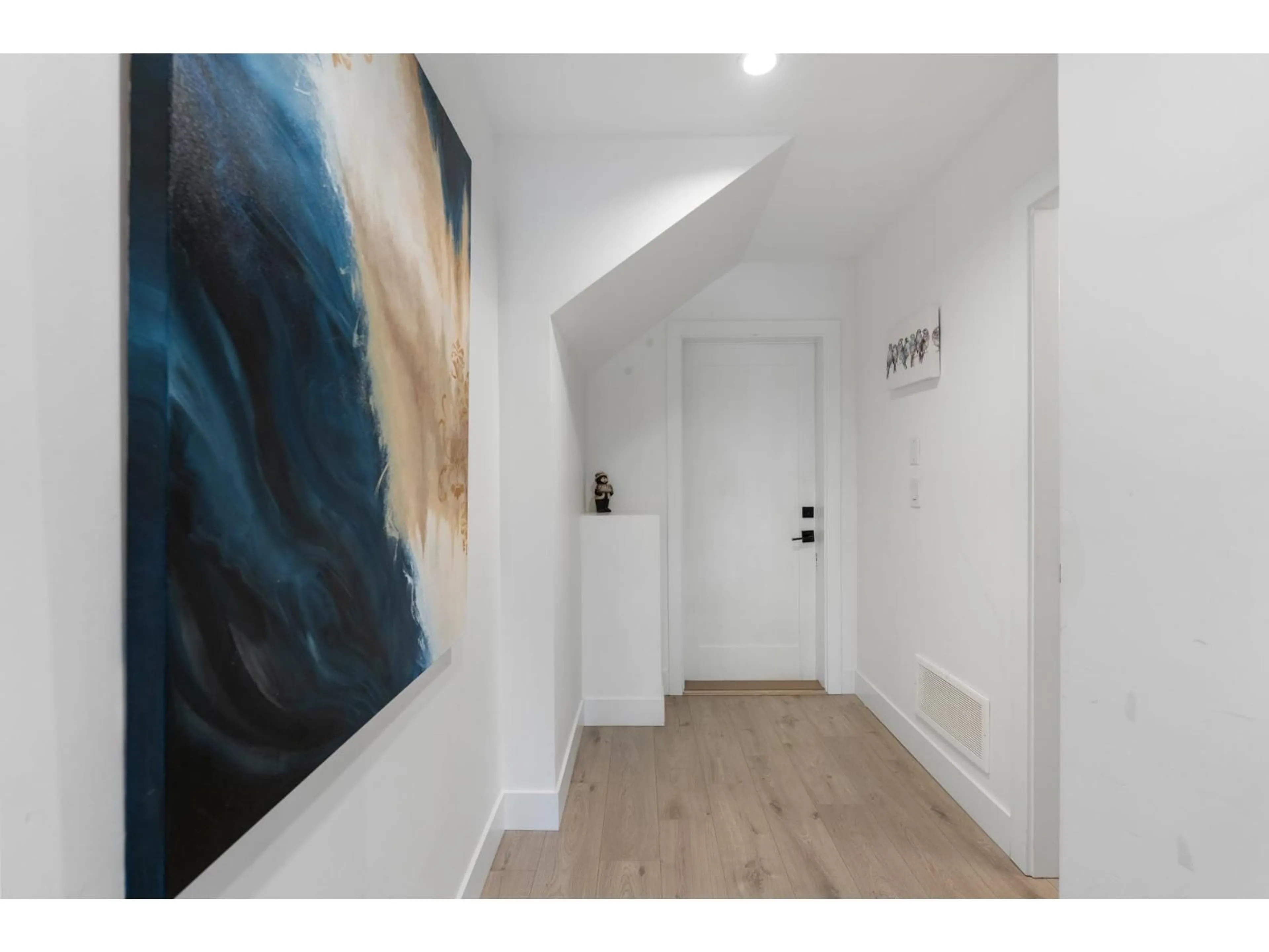 Indoor entryway for 14 - 15030 28 AVENUE, Surrey British Columbia V4P0H3
