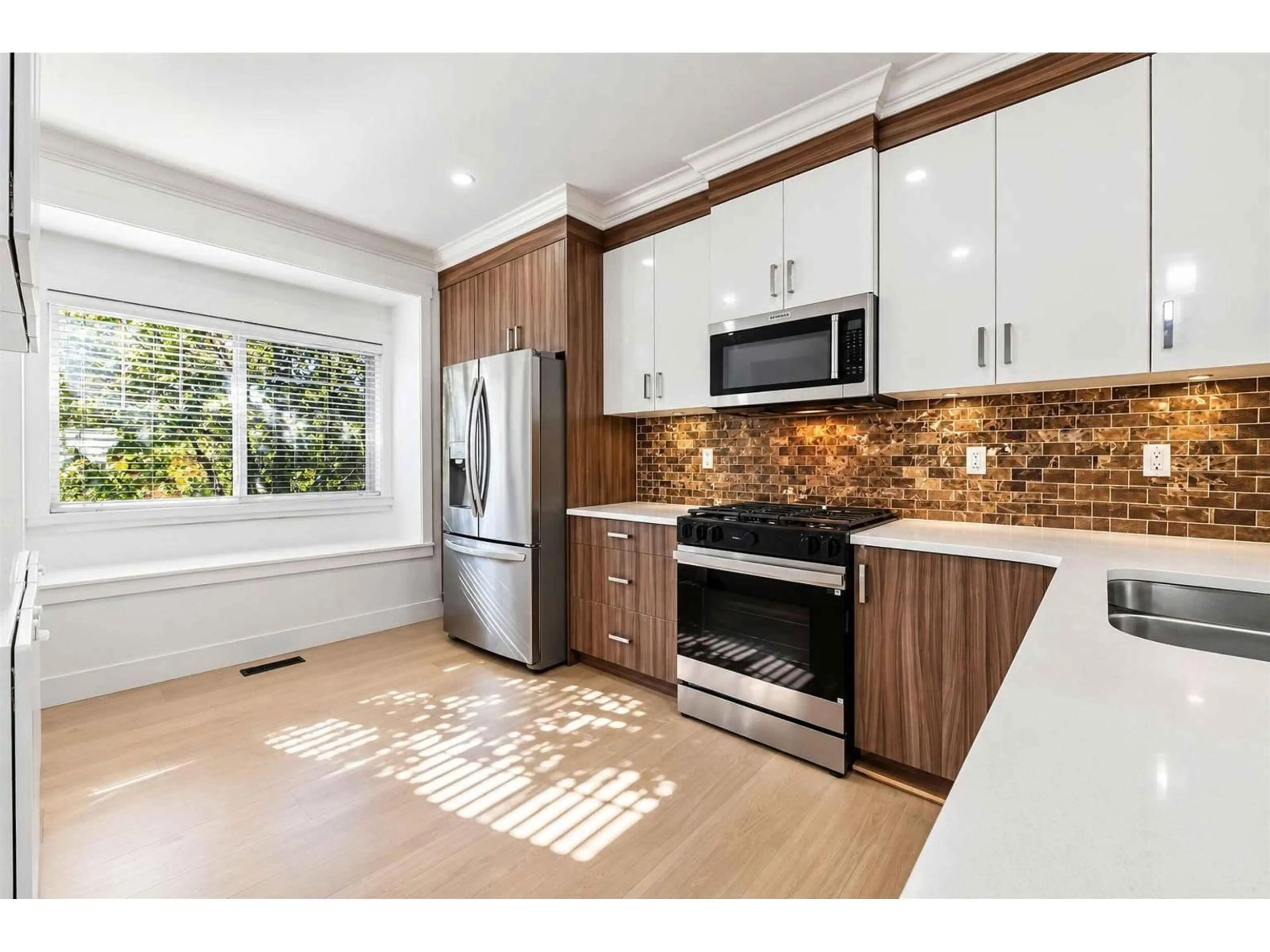 Open concept kitchen, unknown for 18 - 19097 64 AVENUE, Surrey British Columbia V3S6X5