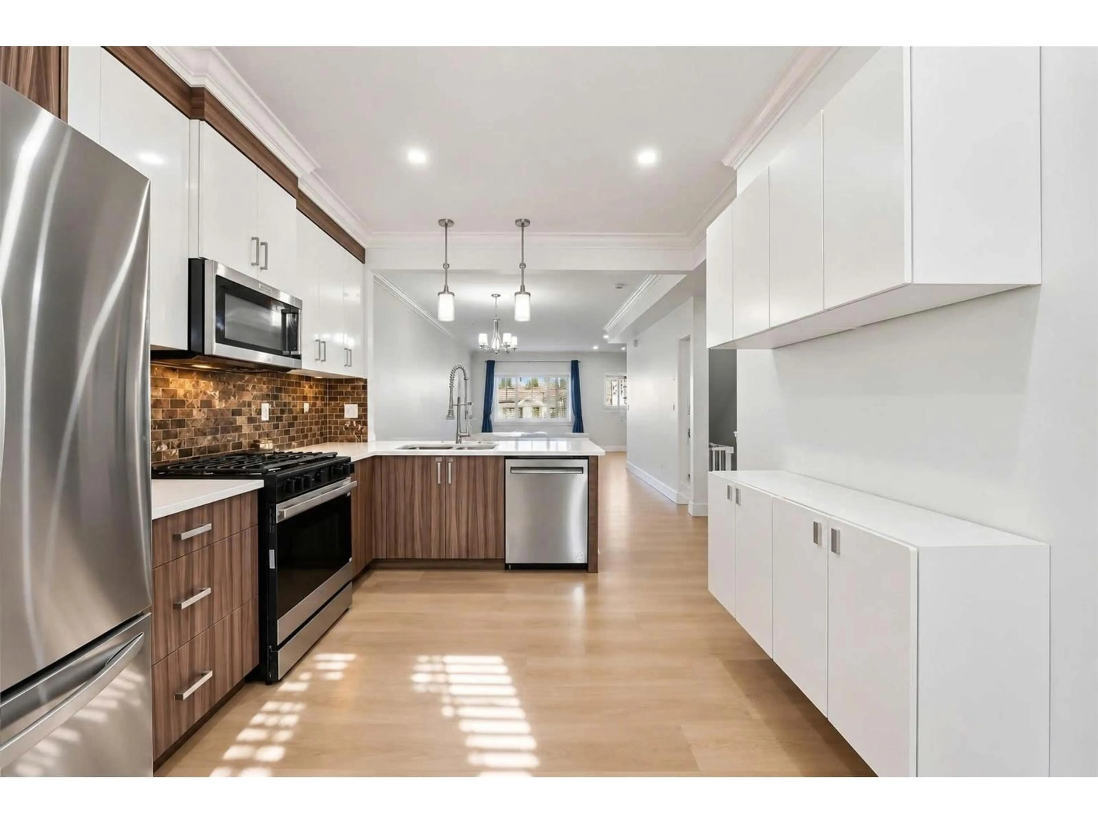 Open concept kitchen, unknown for 18 - 19097 64 AVENUE, Surrey British Columbia V3S6X5