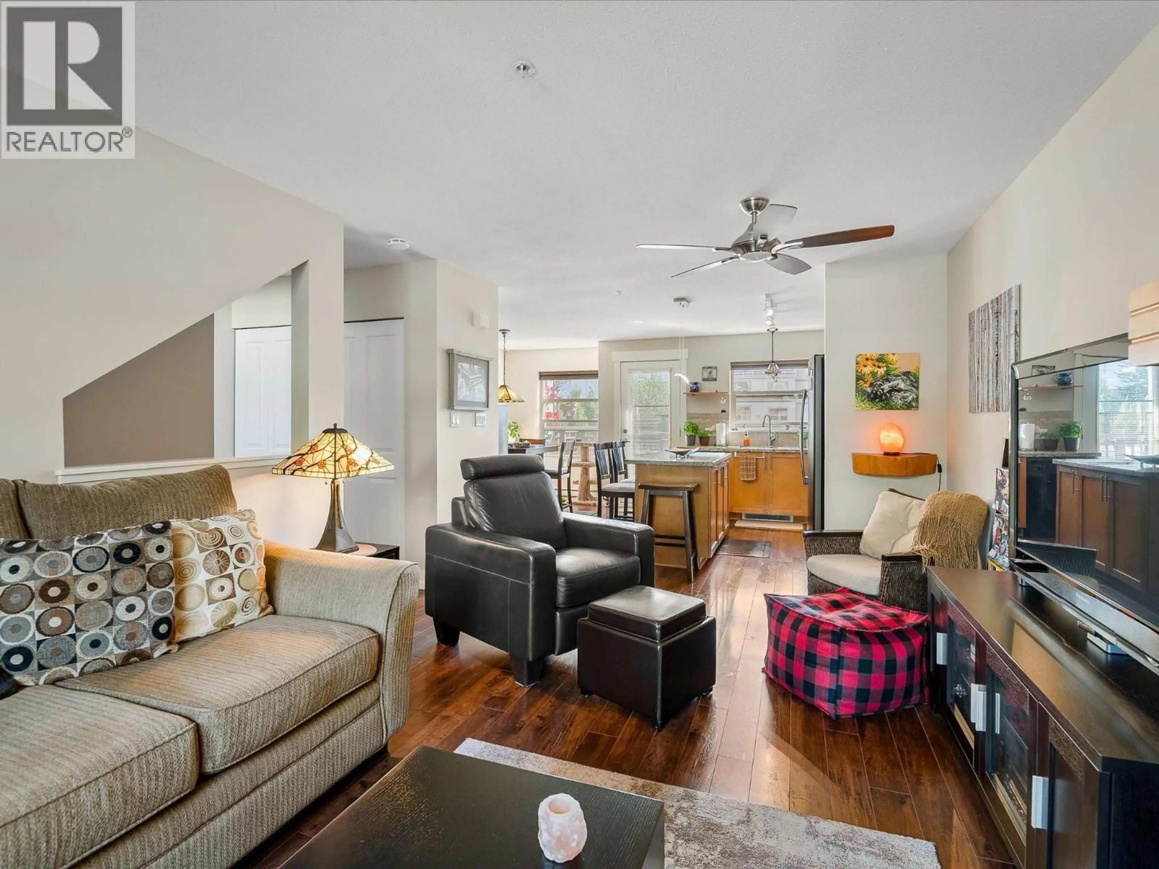 Living room with furniture, unknown for 1216 VILLAGE GREEN WAY, Squamish British Columbia V8B0N5