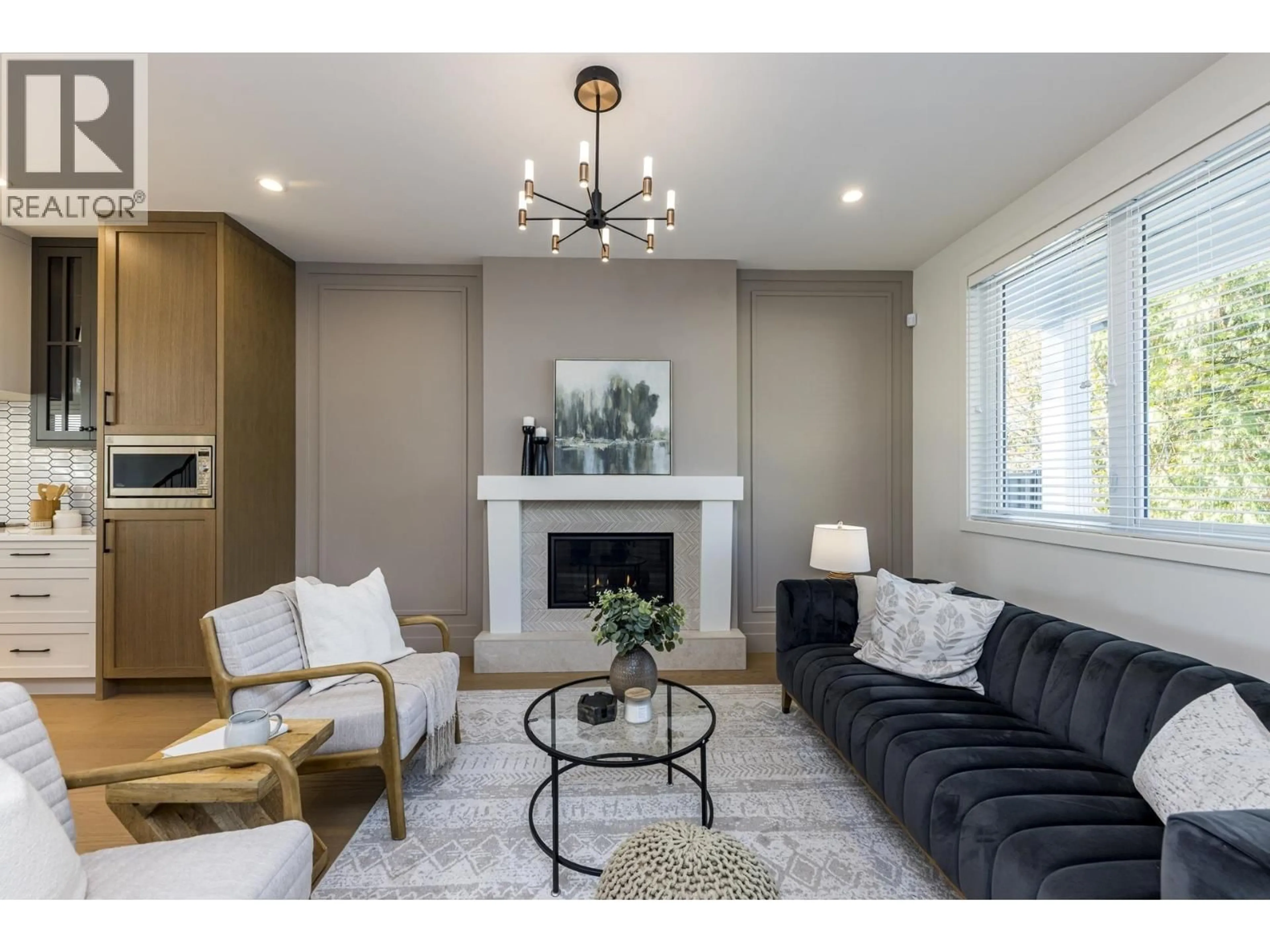 Living room with furniture, unknown for 357 22ND STREET, North Vancouver British Columbia V7L3C8
