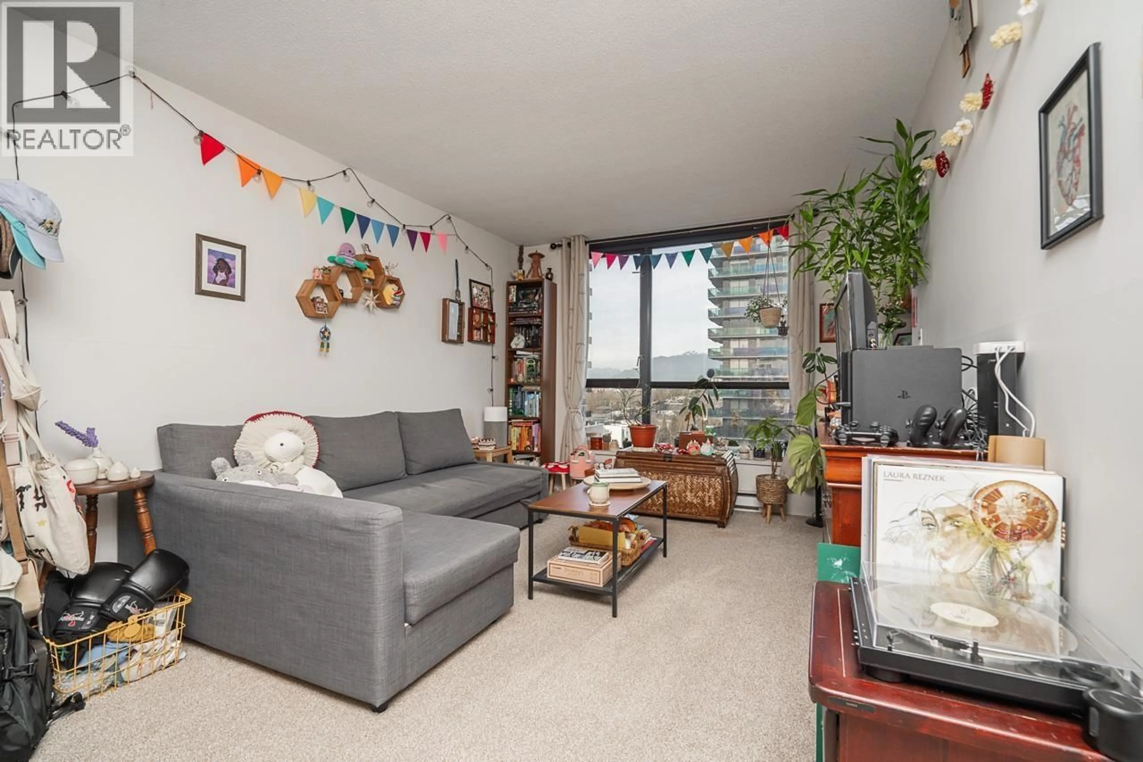 Living room with furniture, unknown for 906 - 3438 VANNESS AVENUE, Vancouver British Columbia V5R6E7