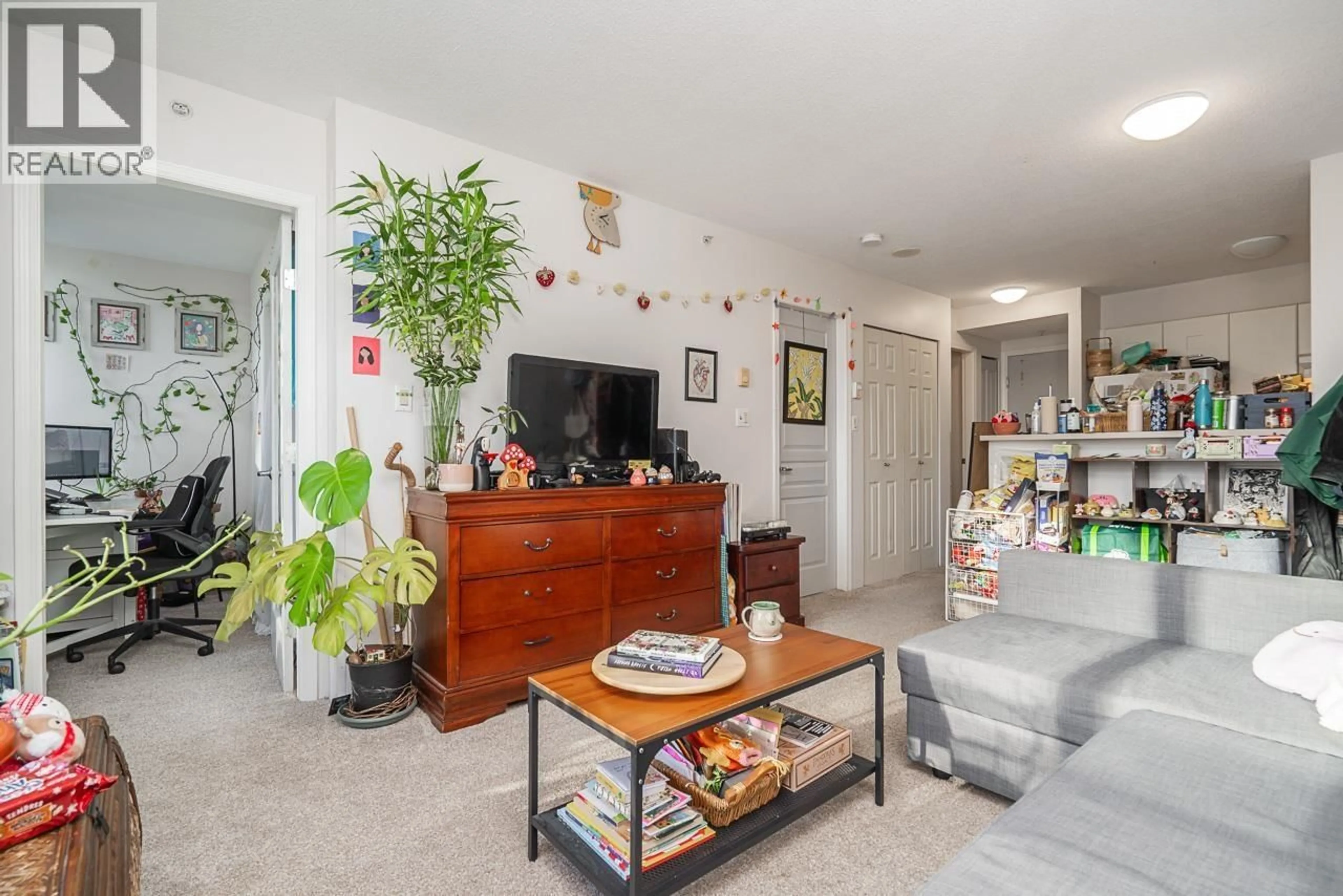 Living room with furniture, unknown for 906 - 3438 VANNESS AVENUE, Vancouver British Columbia V5R6E7