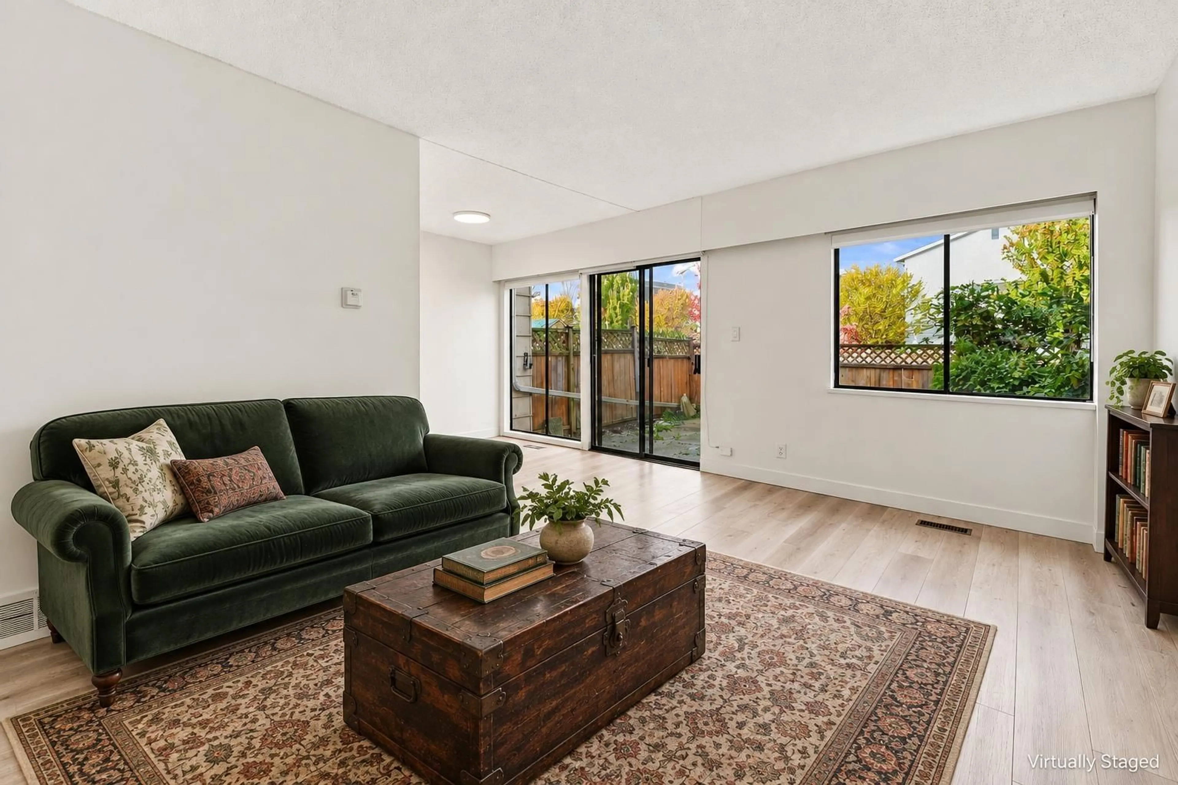 Living room with furniture, unknown for 36 - 10565 153 STREET, Surrey British Columbia V3R4H9