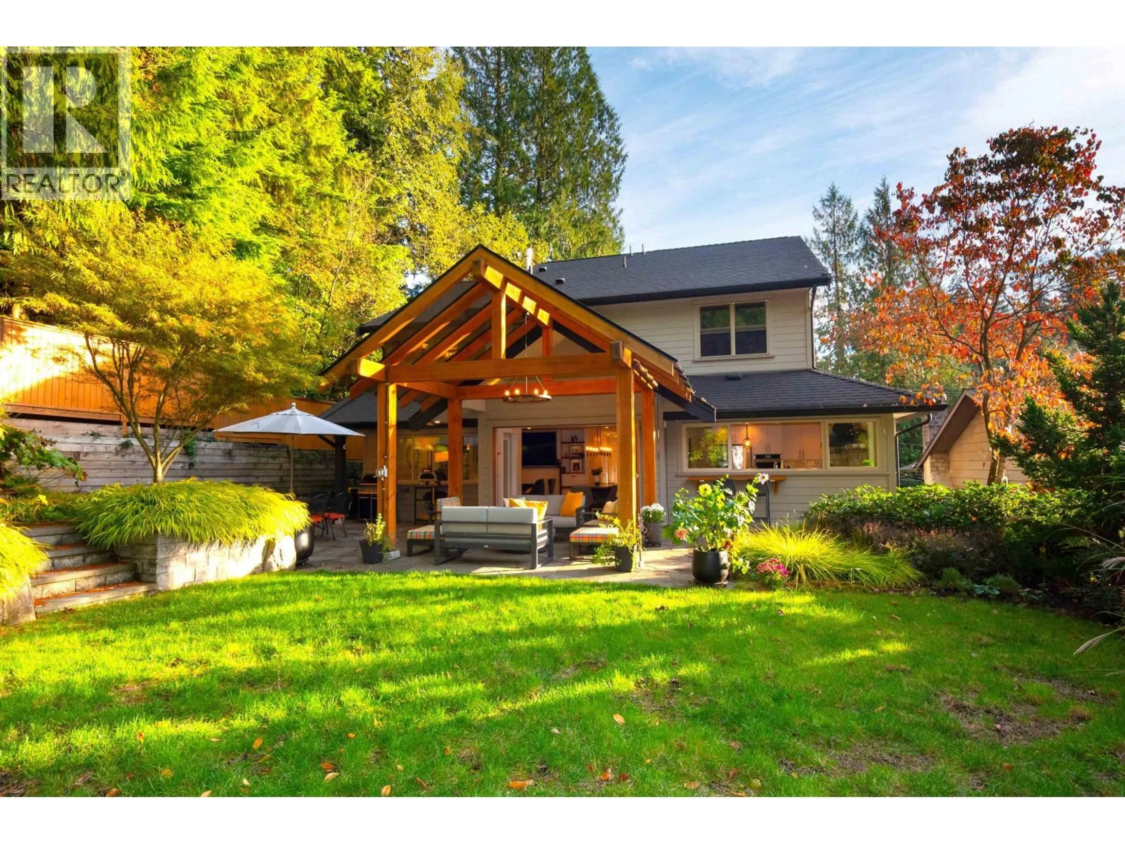 Patio, unknown for 4592 COVE CLIFF ROAD, North Vancouver British Columbia V7G1H6