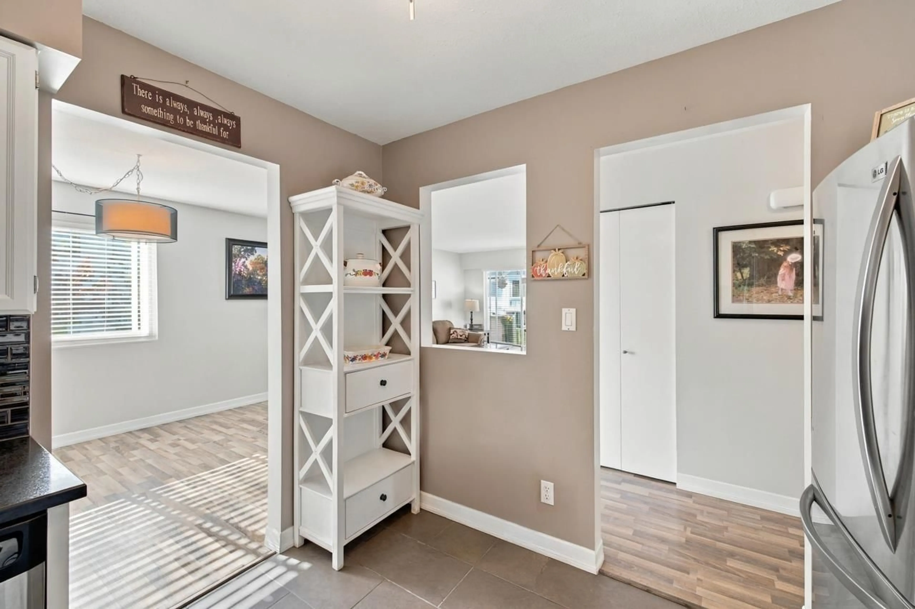 Indoor entryway for 212 - 32040 TIMS AVENUE, Abbotsford British Columbia V2T2H2