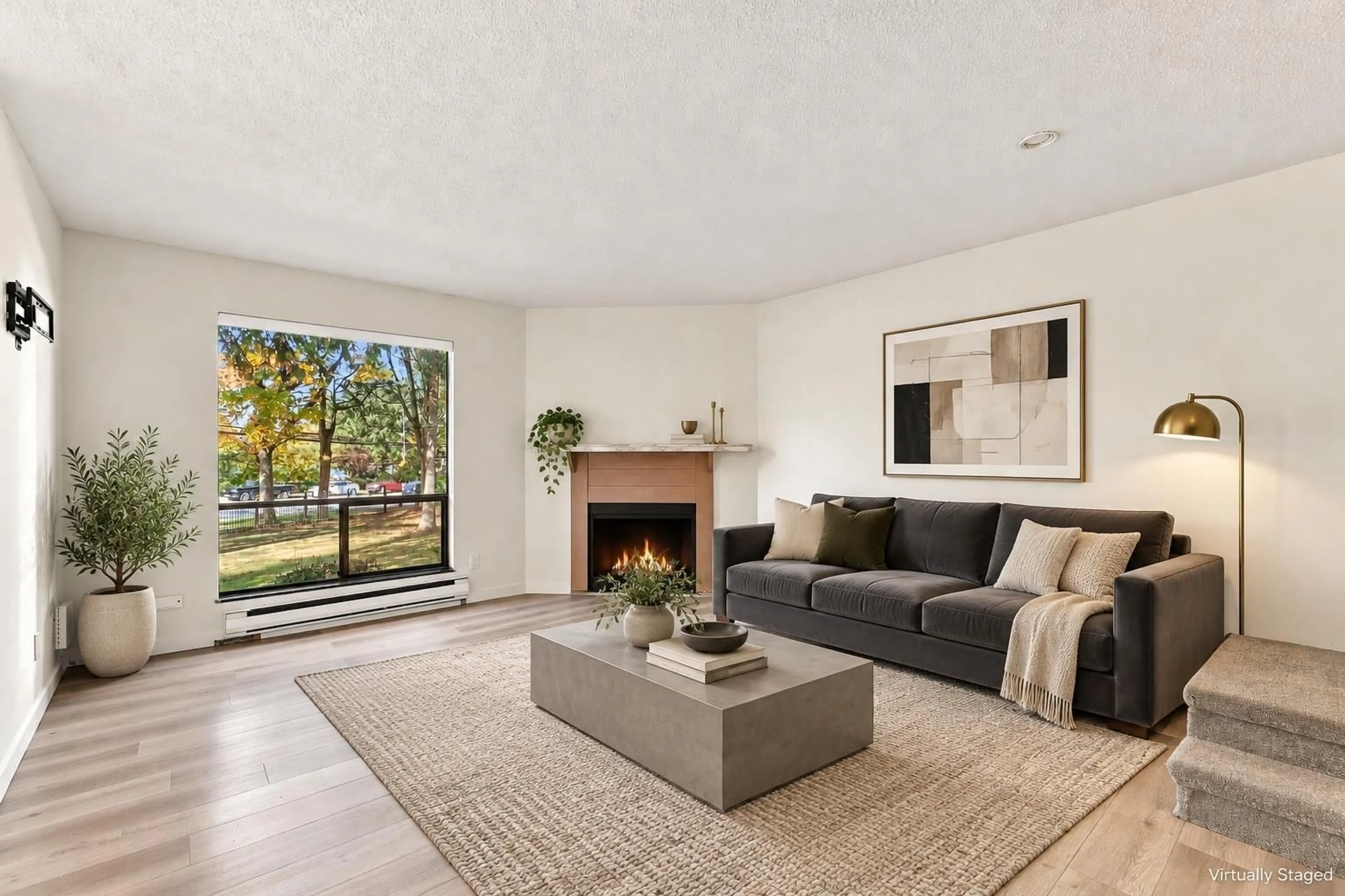Living room with furniture, unknown for 14803 HOLLY PARK LANE, Surrey British Columbia V3R6Y1