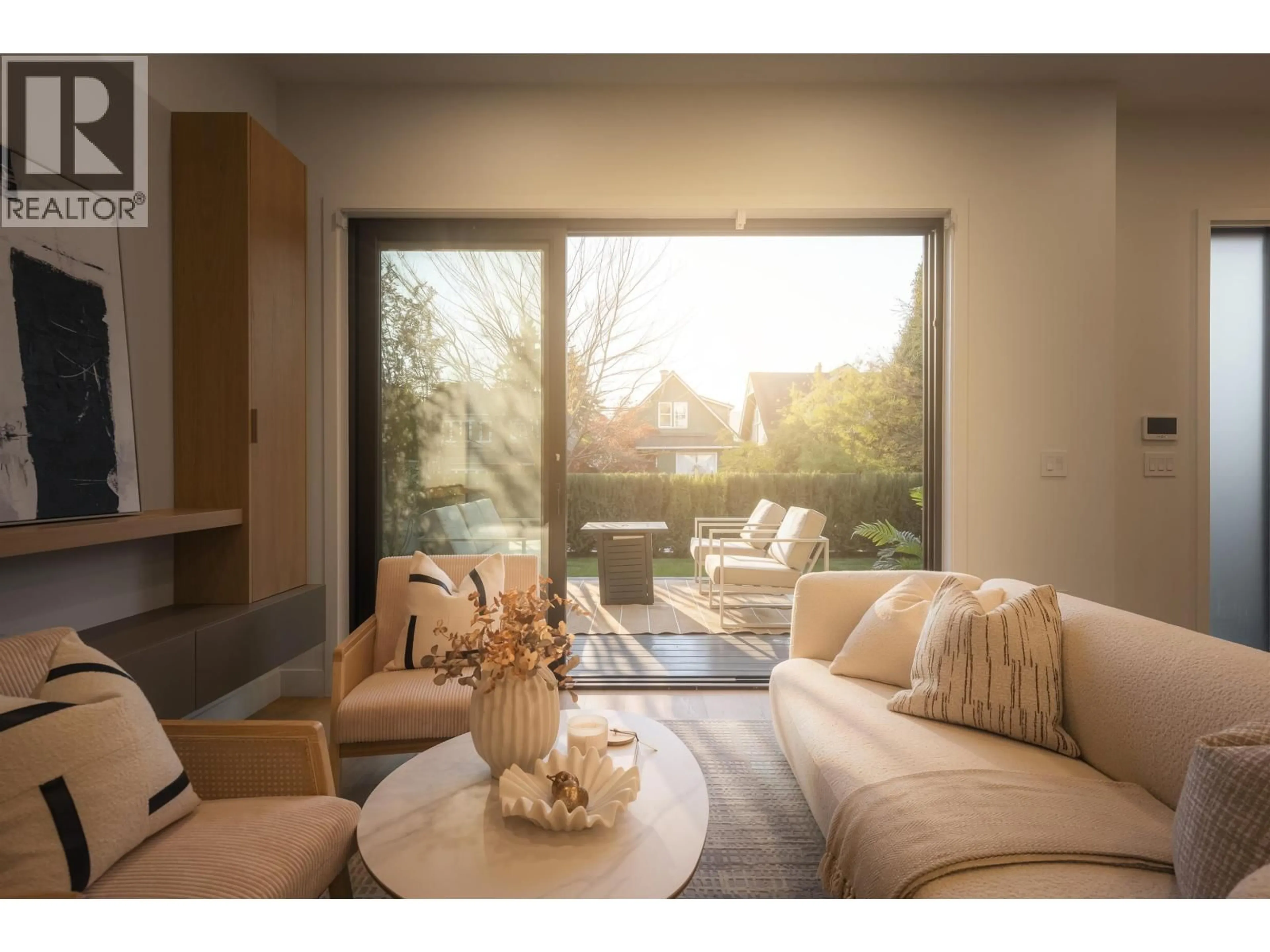 Living room with furniture, unknown for 1 - 882 13 AVENUE, Vancouver British Columbia V5T2L5
