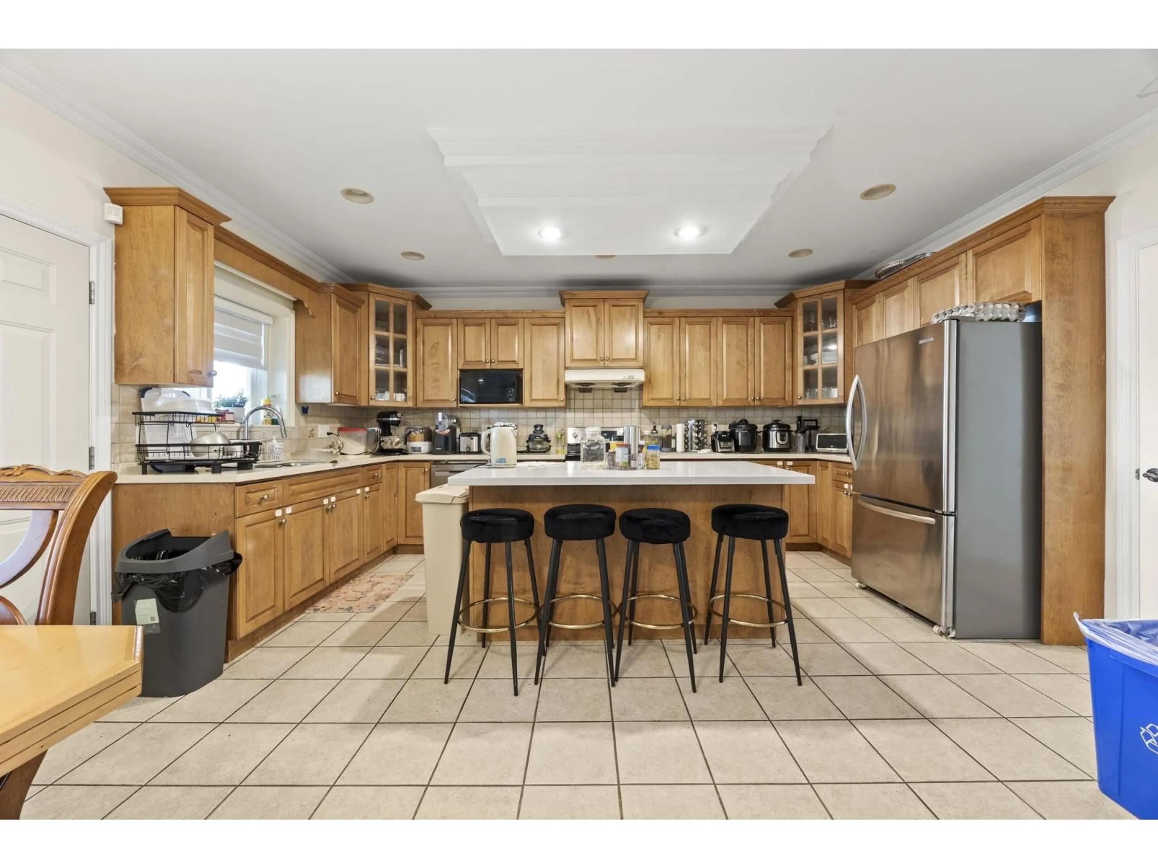 Open concept kitchen, ceramic/tile floor for 16291 80 AVENUE, Surrey British Columbia V4N0X2