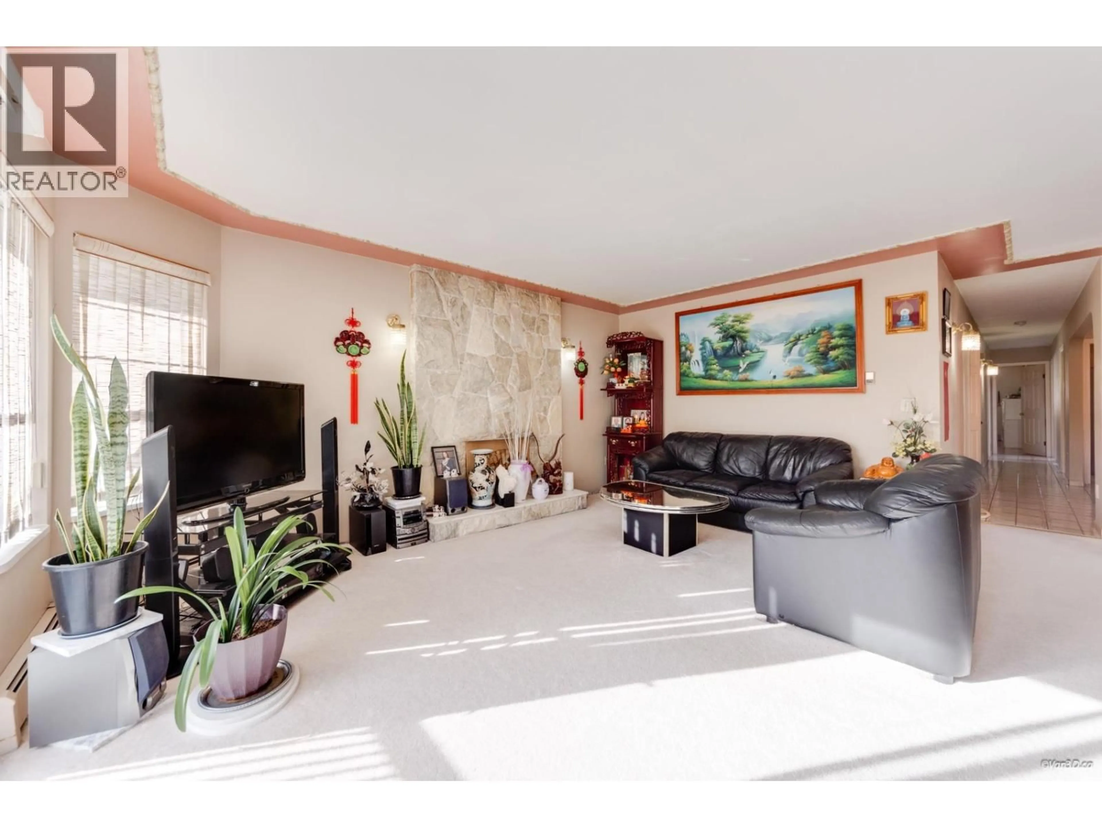 Living room with furniture, unknown for 4317 GEORGIA STREET, Burnaby British Columbia V5C2T9