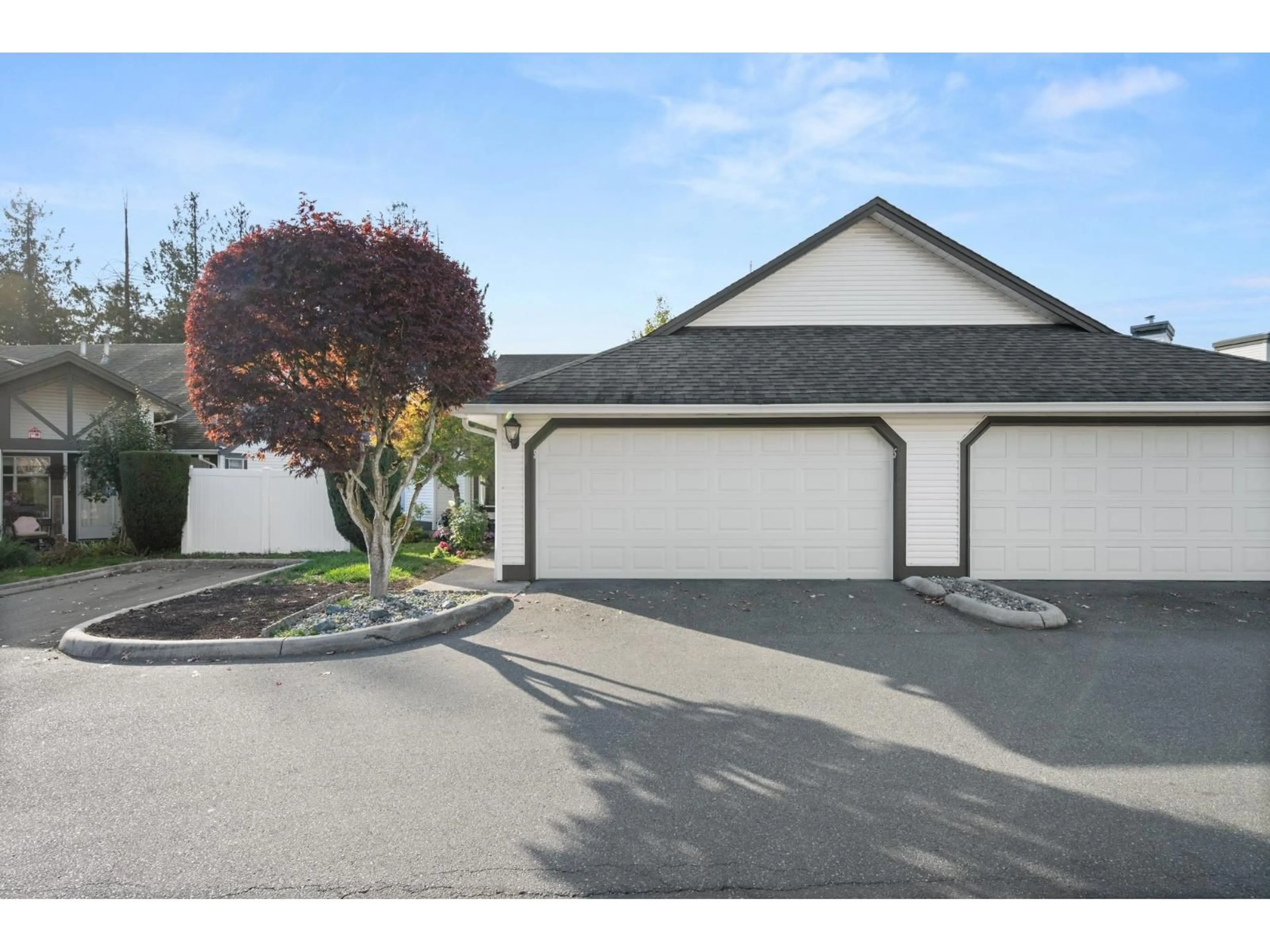 Unknown for 5 - 19649 53 AVENUE, Langley British Columbia V3A8C5