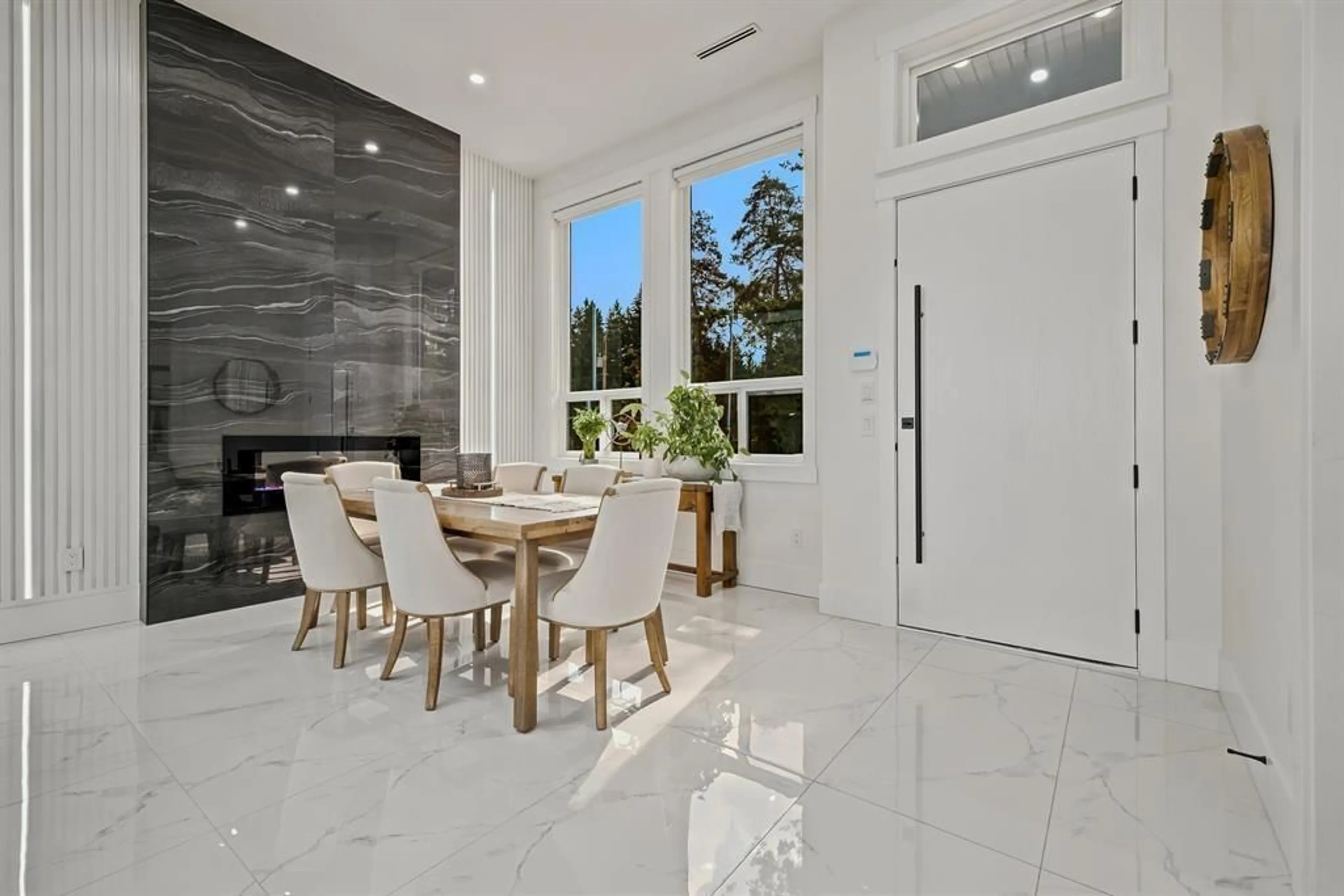 Dining room, ceramic/tile floor for 20061 27 AVENUE, Langley British Columbia V2Z0B6