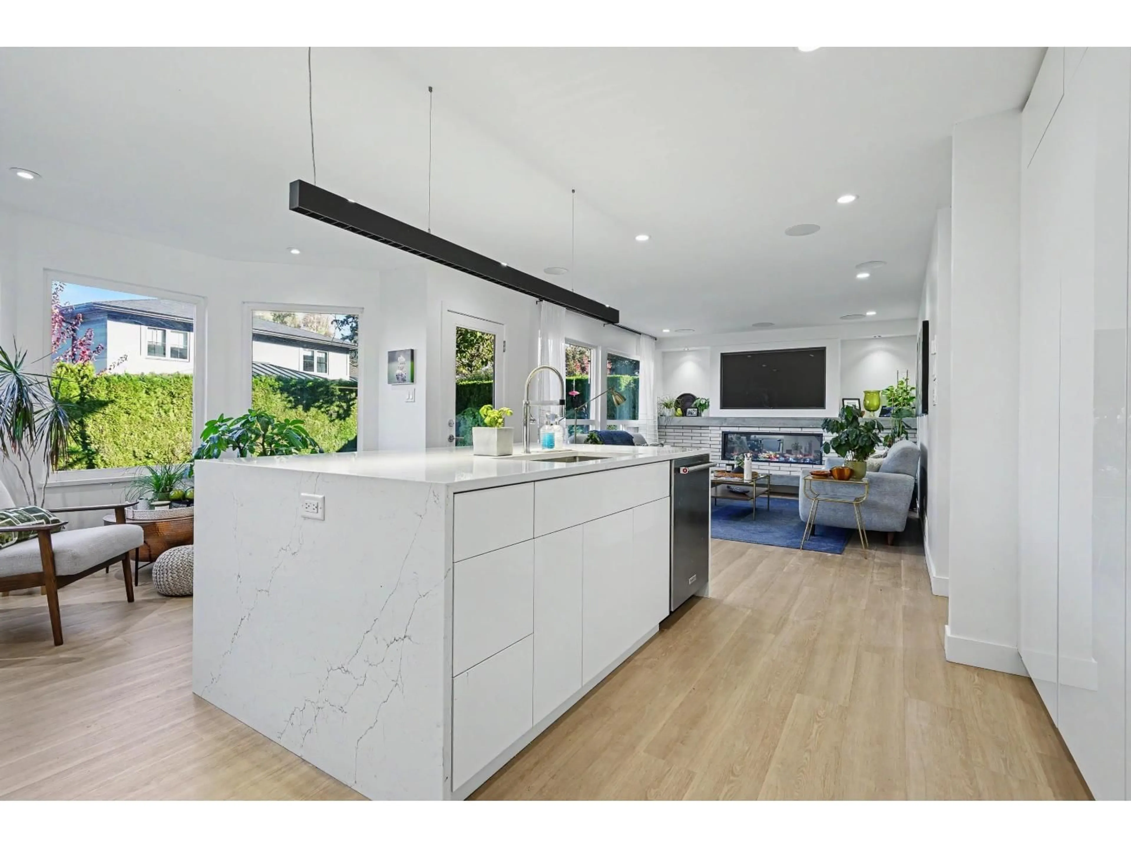 Open concept kitchen, unknown for 34757 MILLSTONE WAY, Abbotsford British Columbia V2S7J8