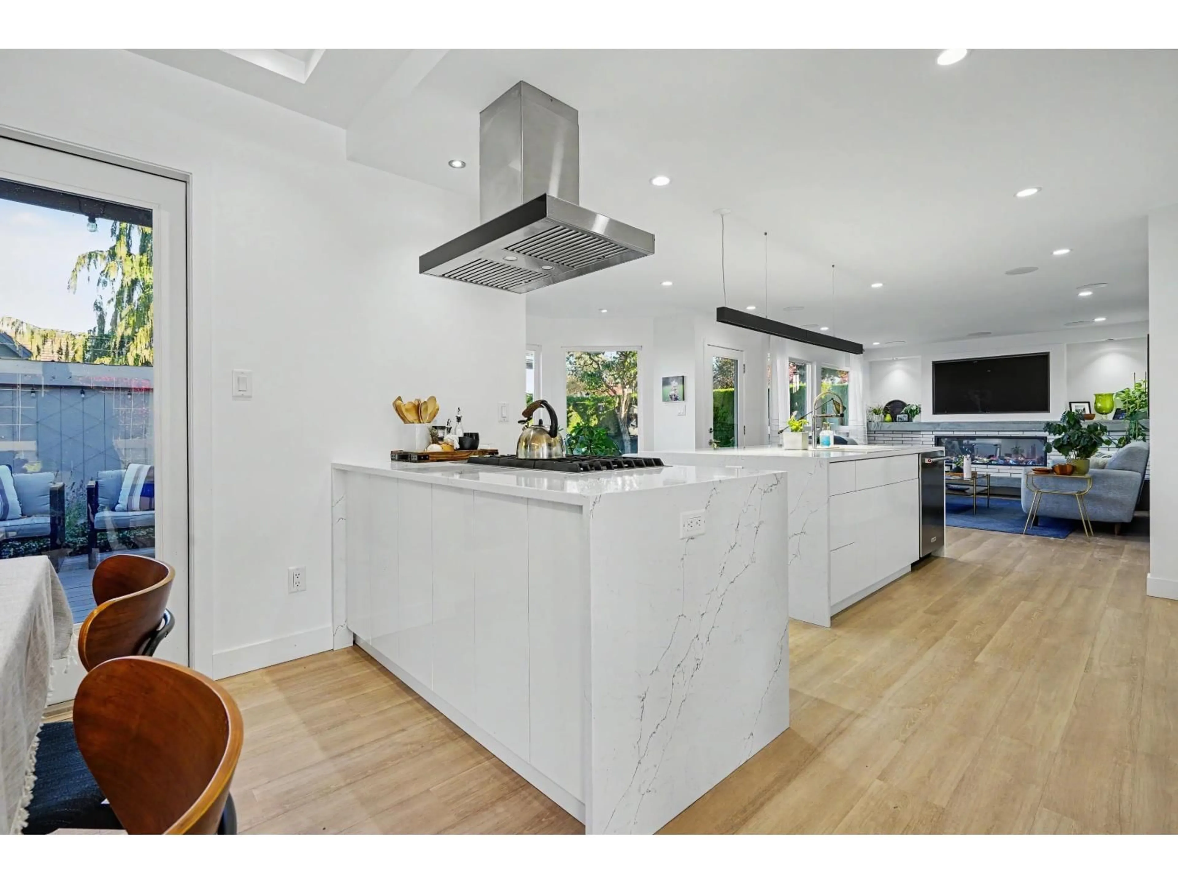 Open concept kitchen, unknown for 34757 MILLSTONE WAY, Abbotsford British Columbia V2S7J8