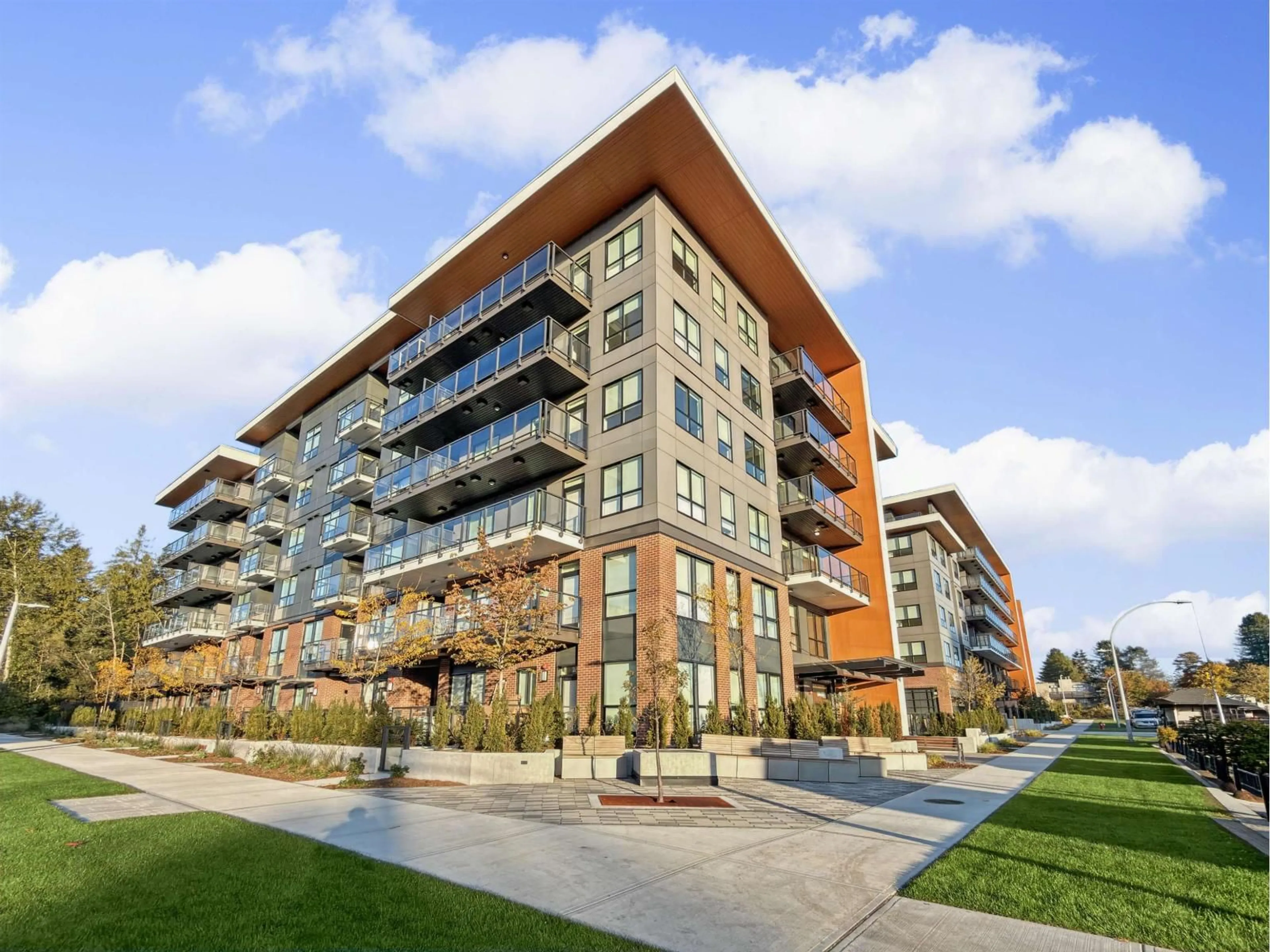 Unknown for 105 - 10405 147 STREET, Surrey British Columbia V3R0J5
