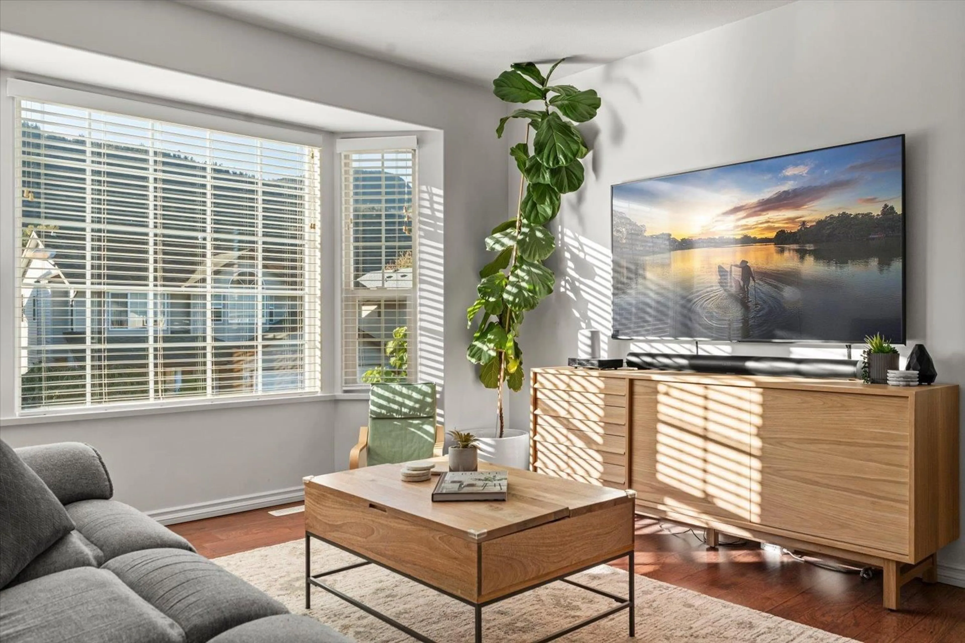 Living room with furniture, unknown for 2 - 5415 PEACH ROAD, Chilliwack British Columbia V2R4P7