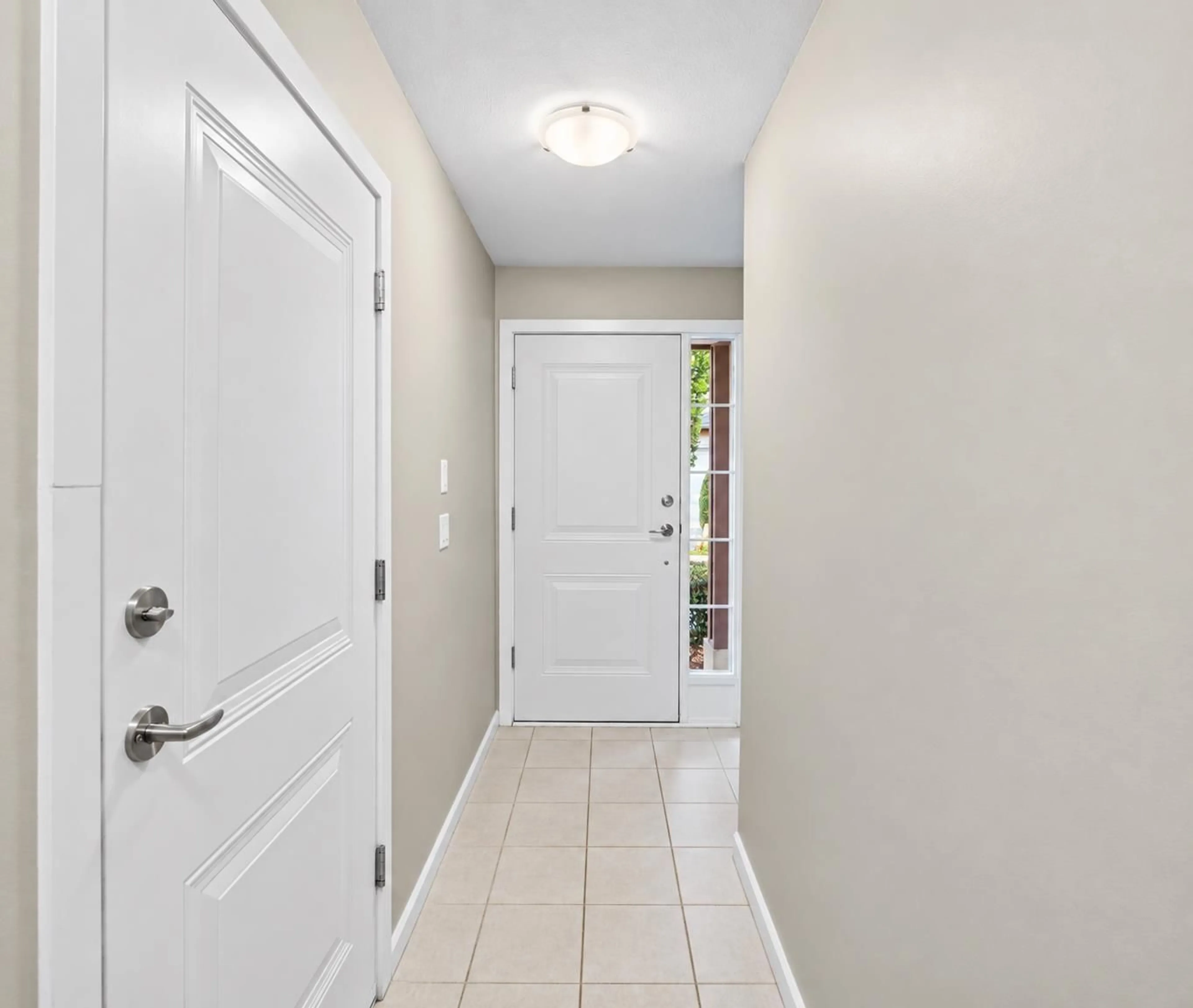 Indoor entryway for 93 - 18777 68A AVENUE, Surrey British Columbia V4N0Z7