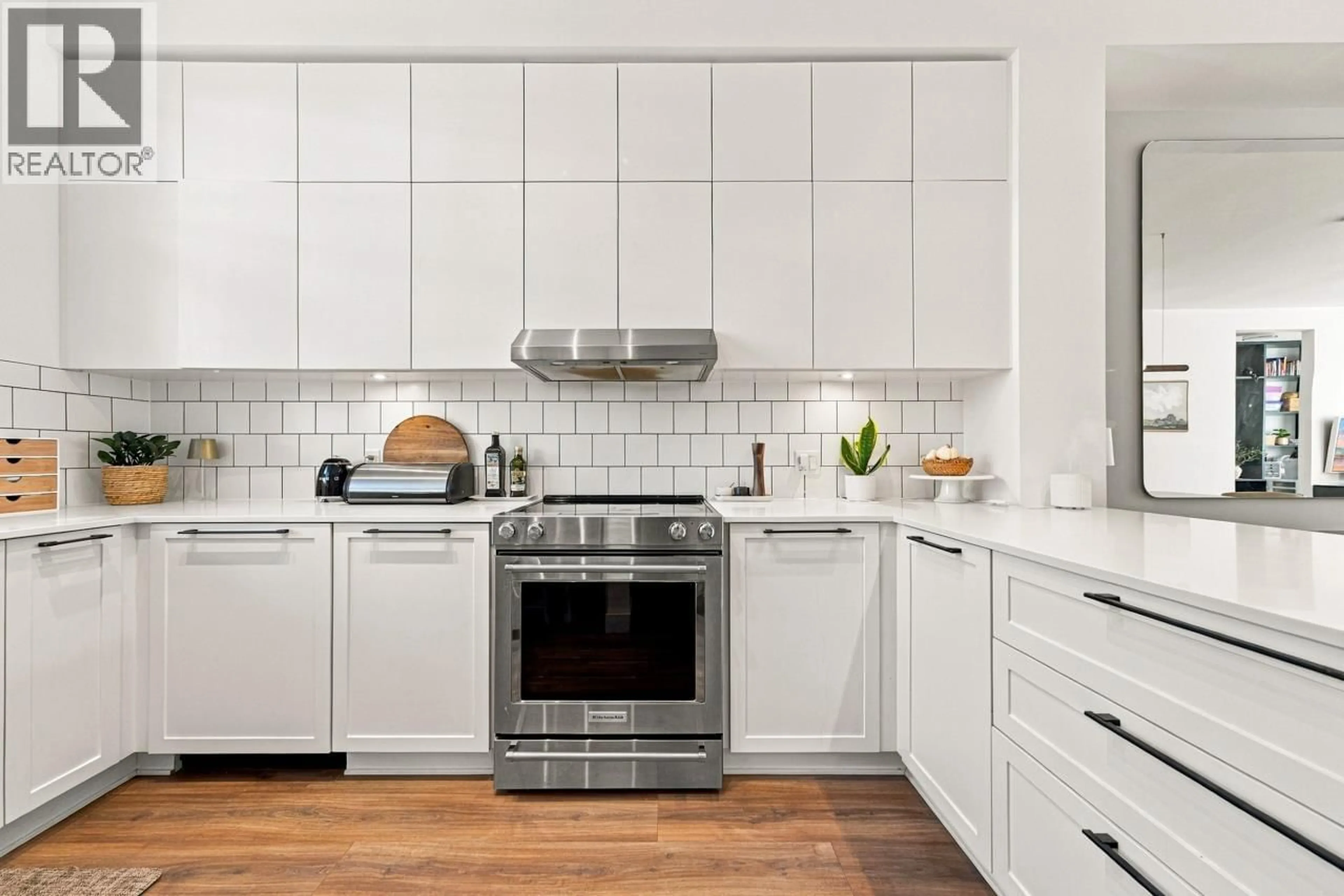 Contemporary kitchen, ceramic/tile floor for 149 - 3529 BAYCREST AVENUE, Coquitlam British Columbia V3B0S3