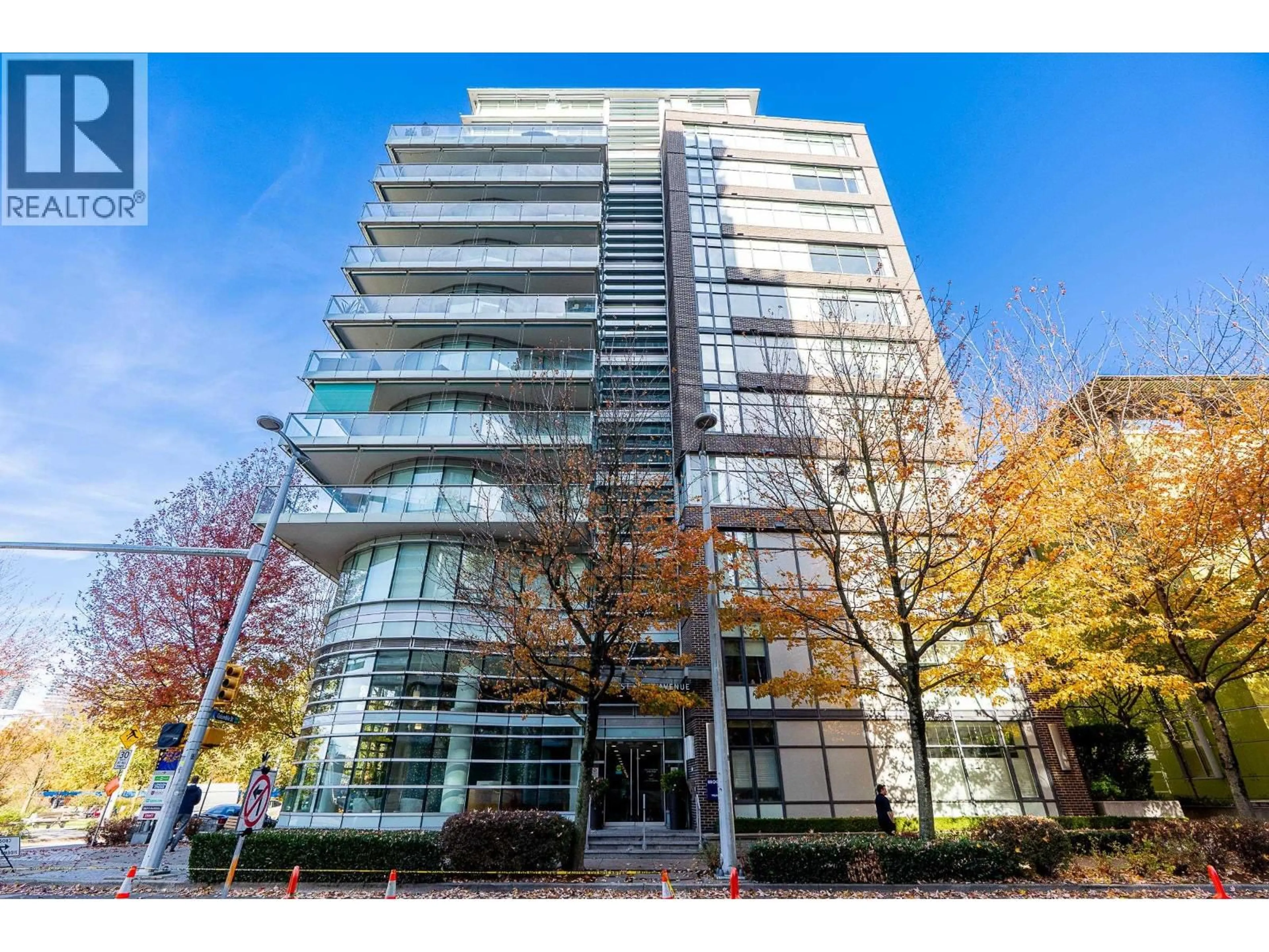 Indoor foyer for 203 - 181 1ST AVENUE, Vancouver British Columbia V5Y0E3