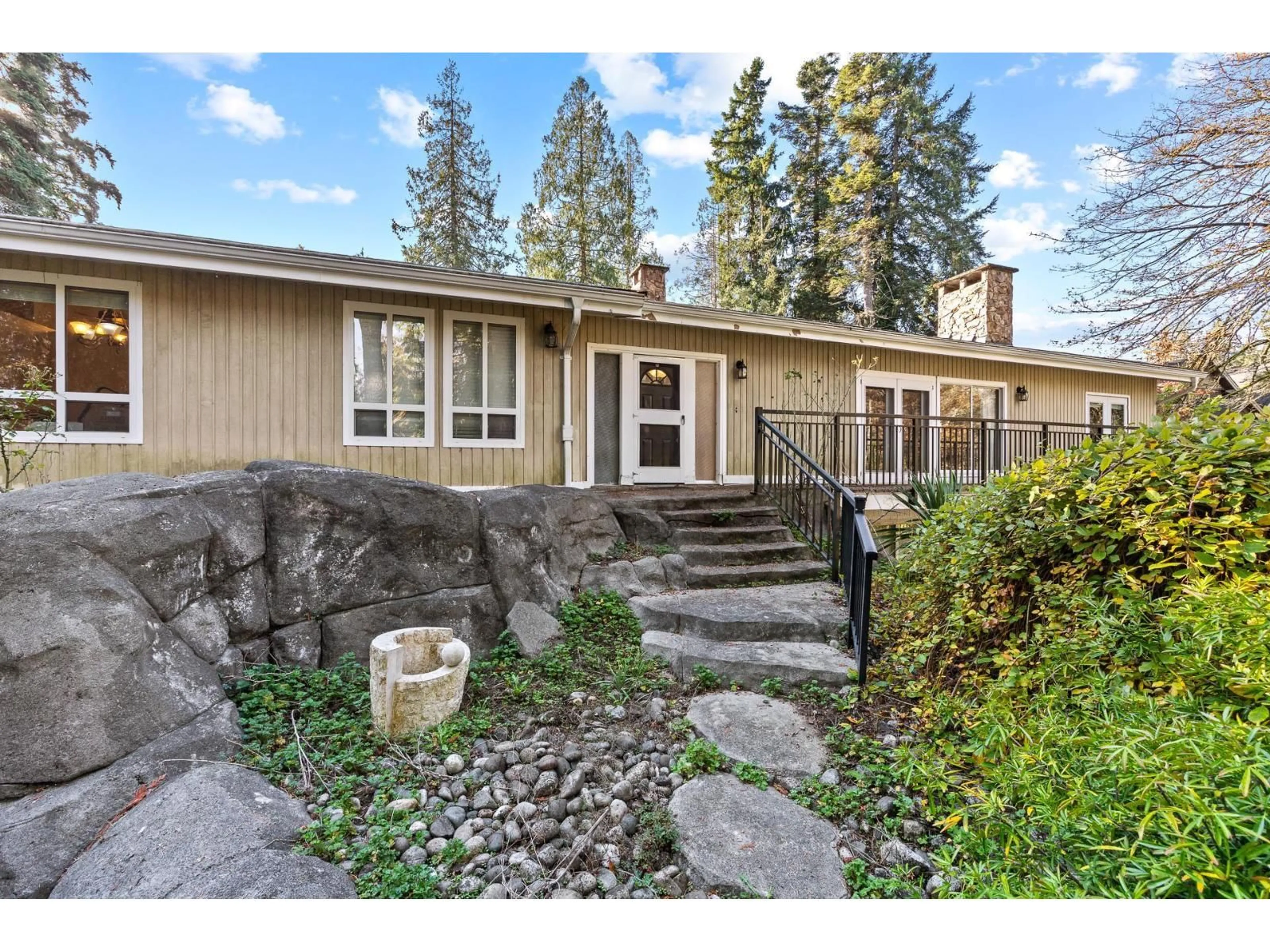 Unknown for 13284 CRESCENT ROAD, Surrey British Columbia V4P1K4