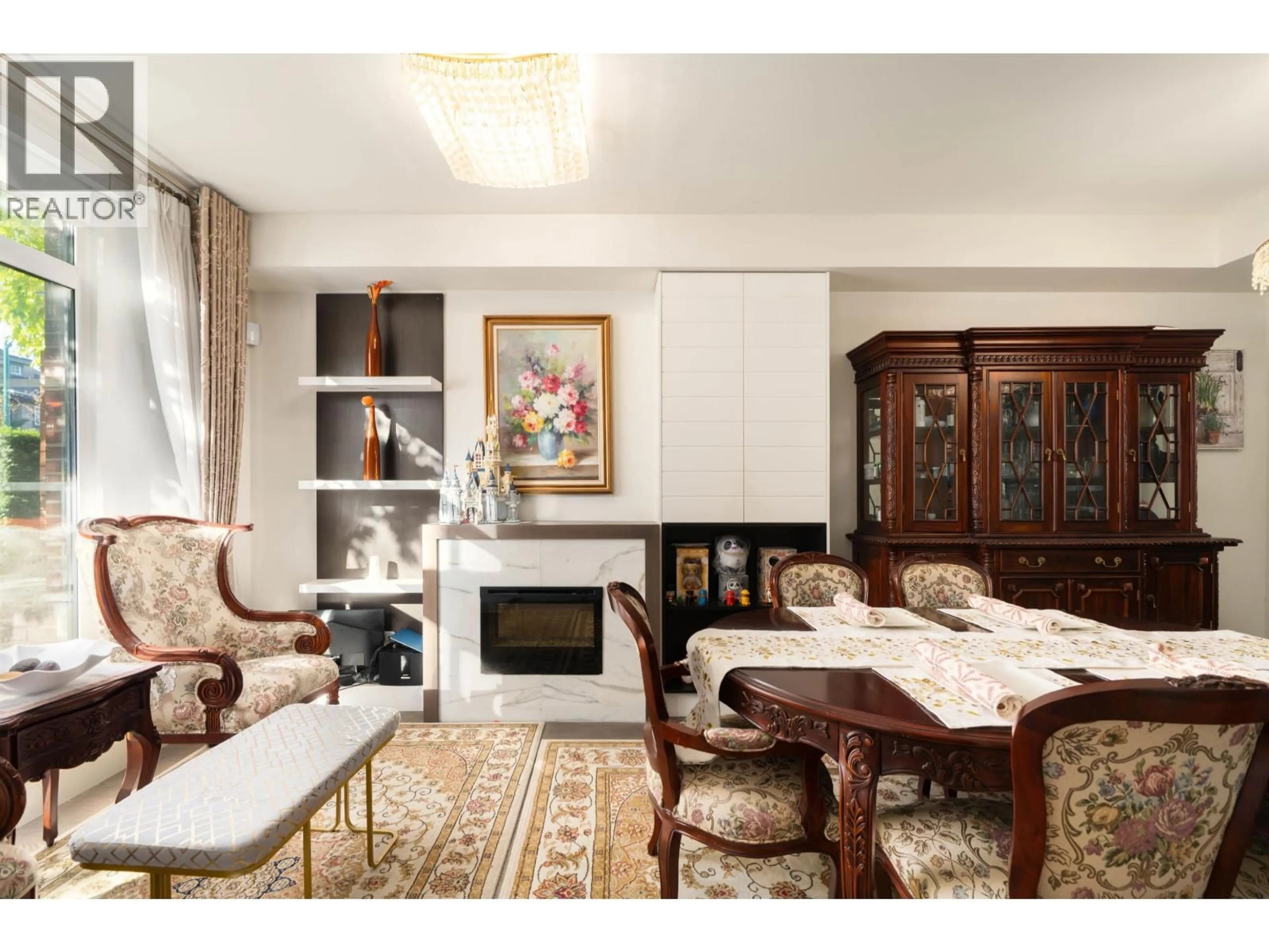 Living room with furniture, unknown for 6190 OAK STREET, Vancouver British Columbia V6M2W2