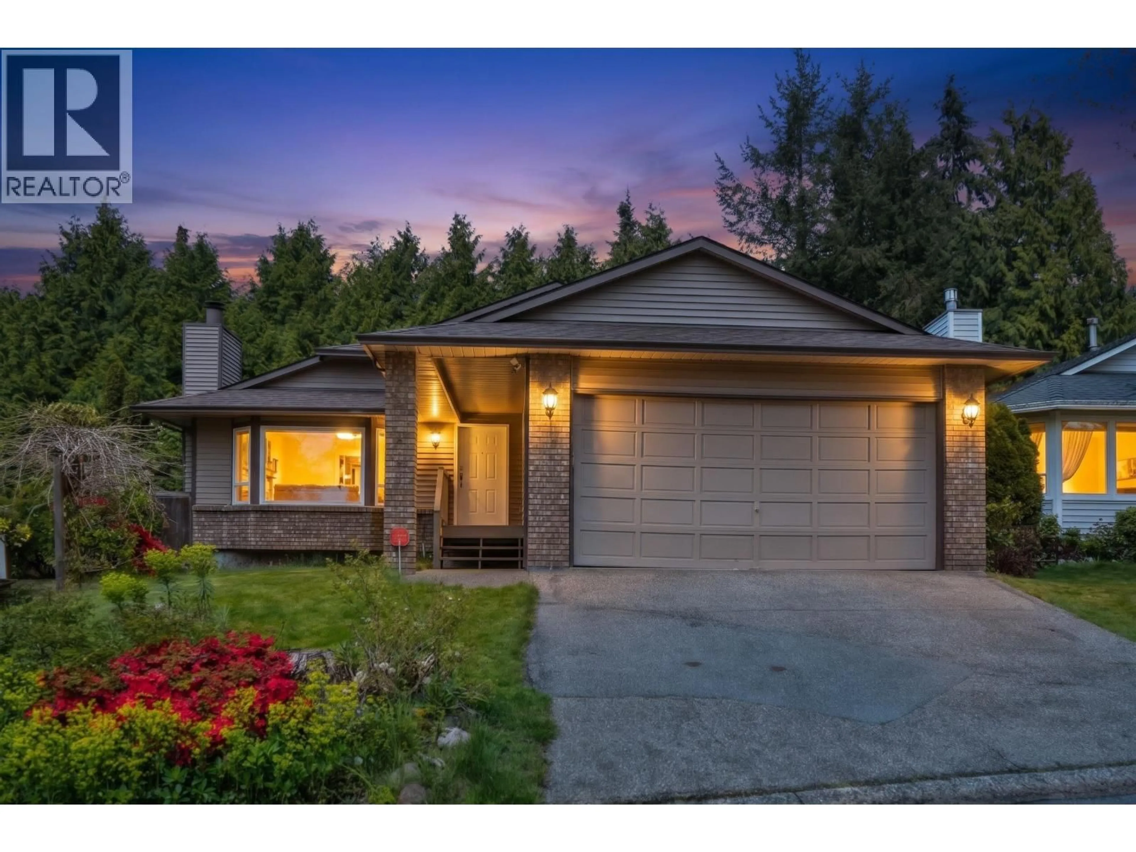 Home with vinyl exterior material, street for 3336 MANNING CRESCENT, North Vancouver British Columbia V7H2R6