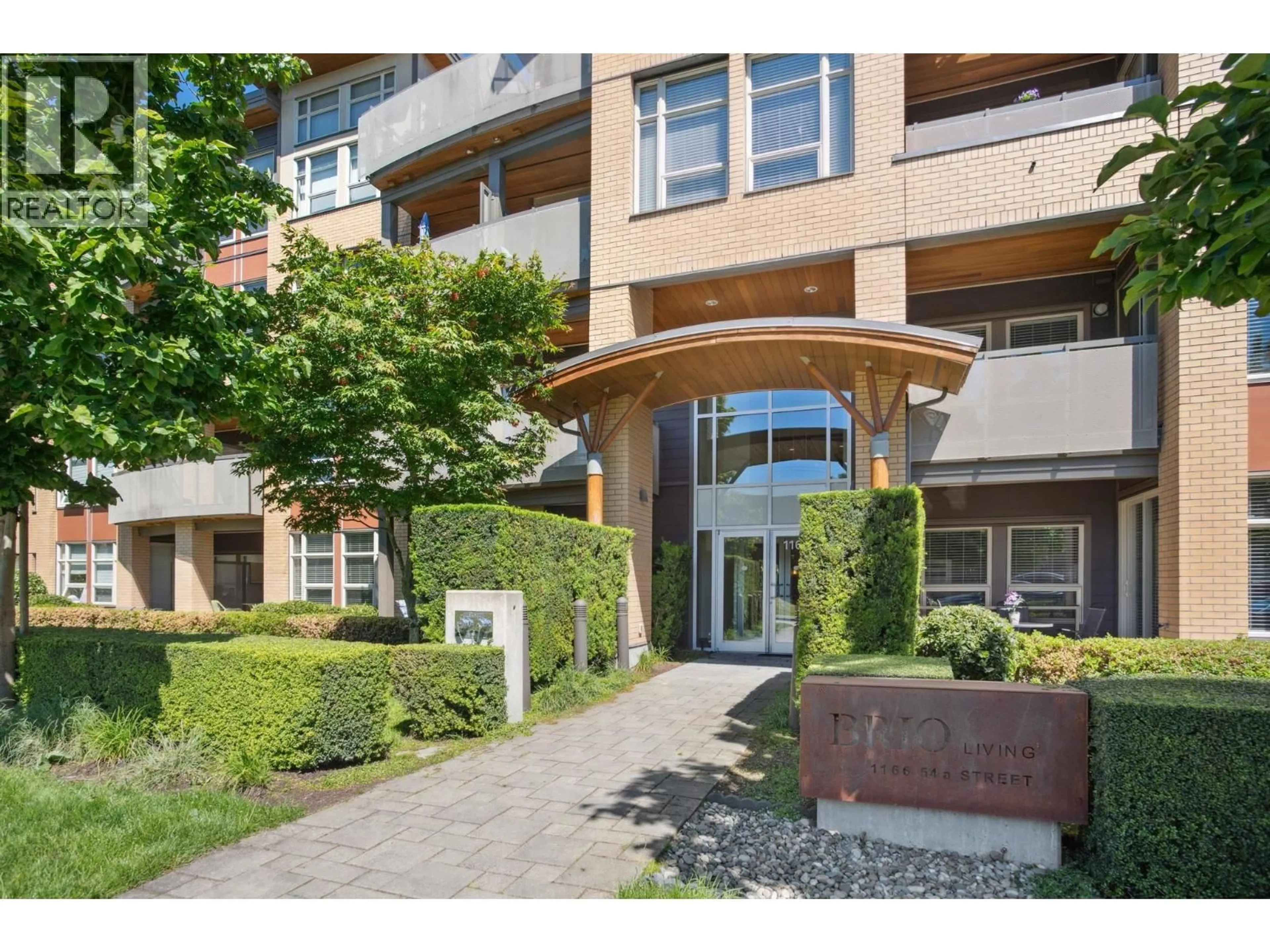 Indoor foyer for 313 - 1166 54A STREET, Delta British Columbia V4M4B5