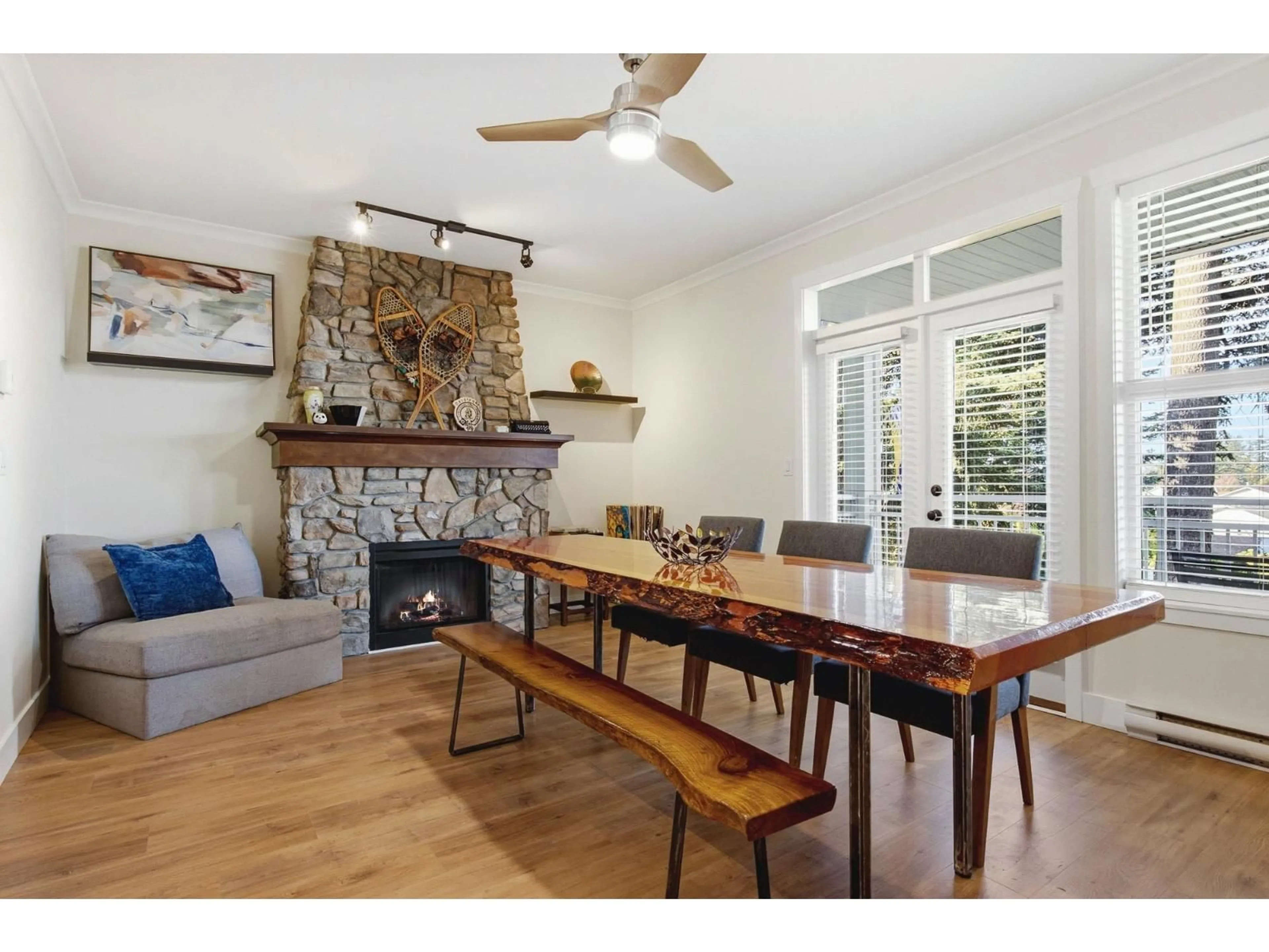 Dining room, wood/laminate floor for 44 - 5837 SAPPERS WAY, Chilliwack British Columbia V2R0G4