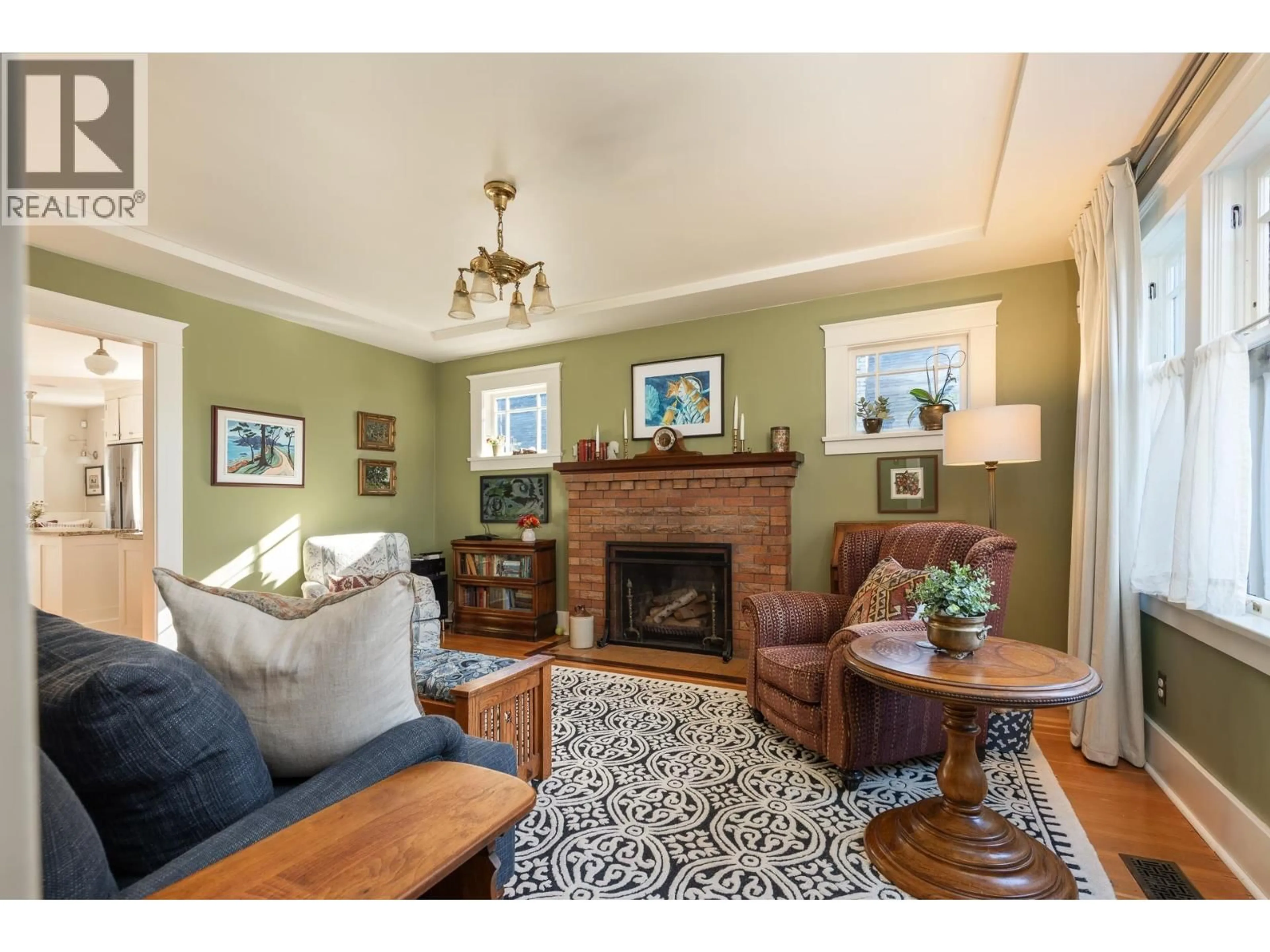 Living room with furniture, unknown for 309 NINTH STREET, New Westminster British Columbia V3M3V5